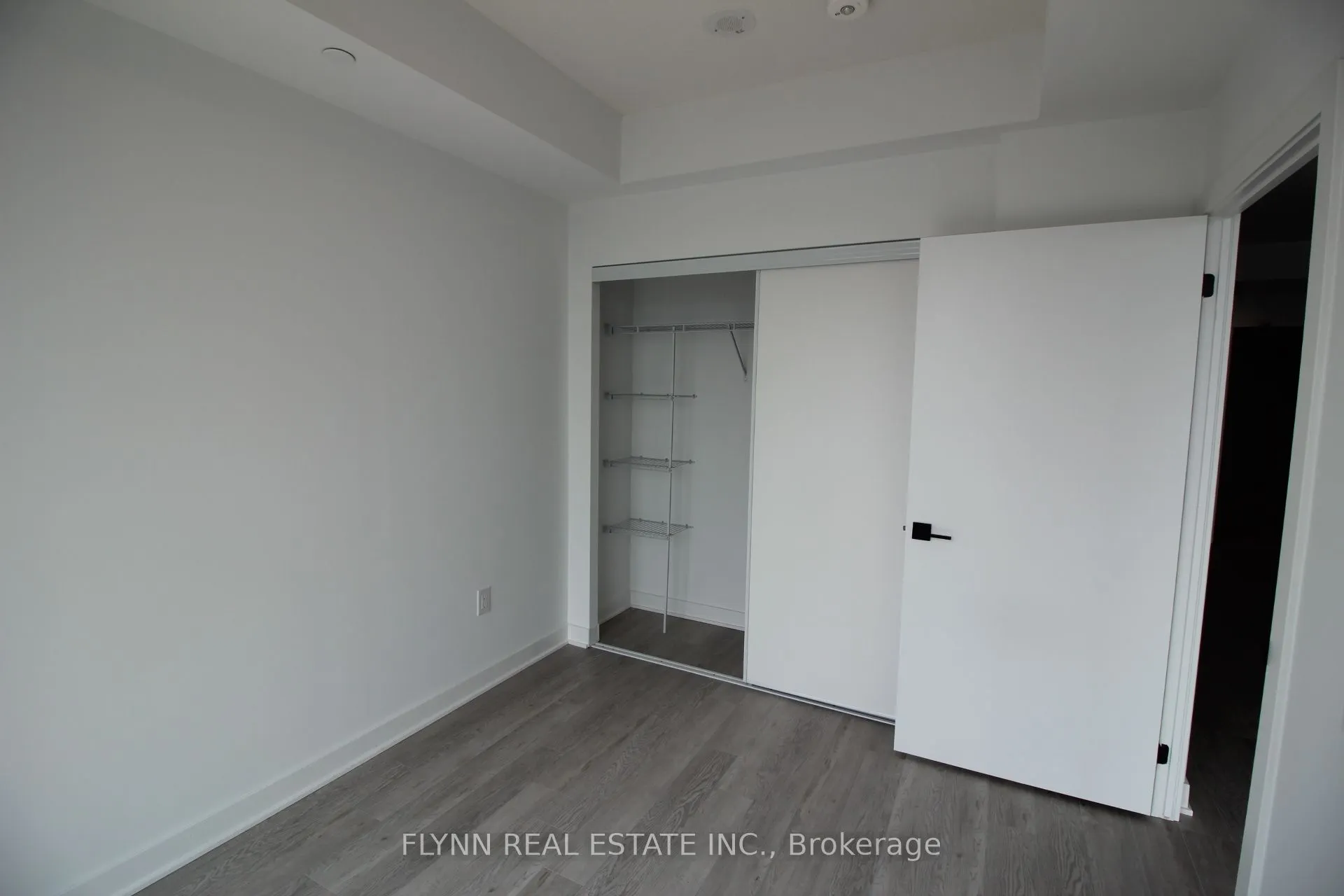 2782 Barton Street E, #1518