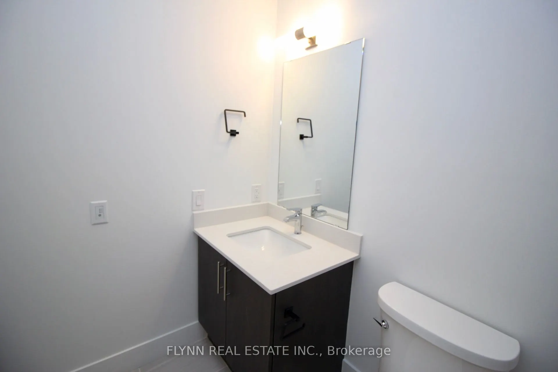 2782 Barton Street E, #1518