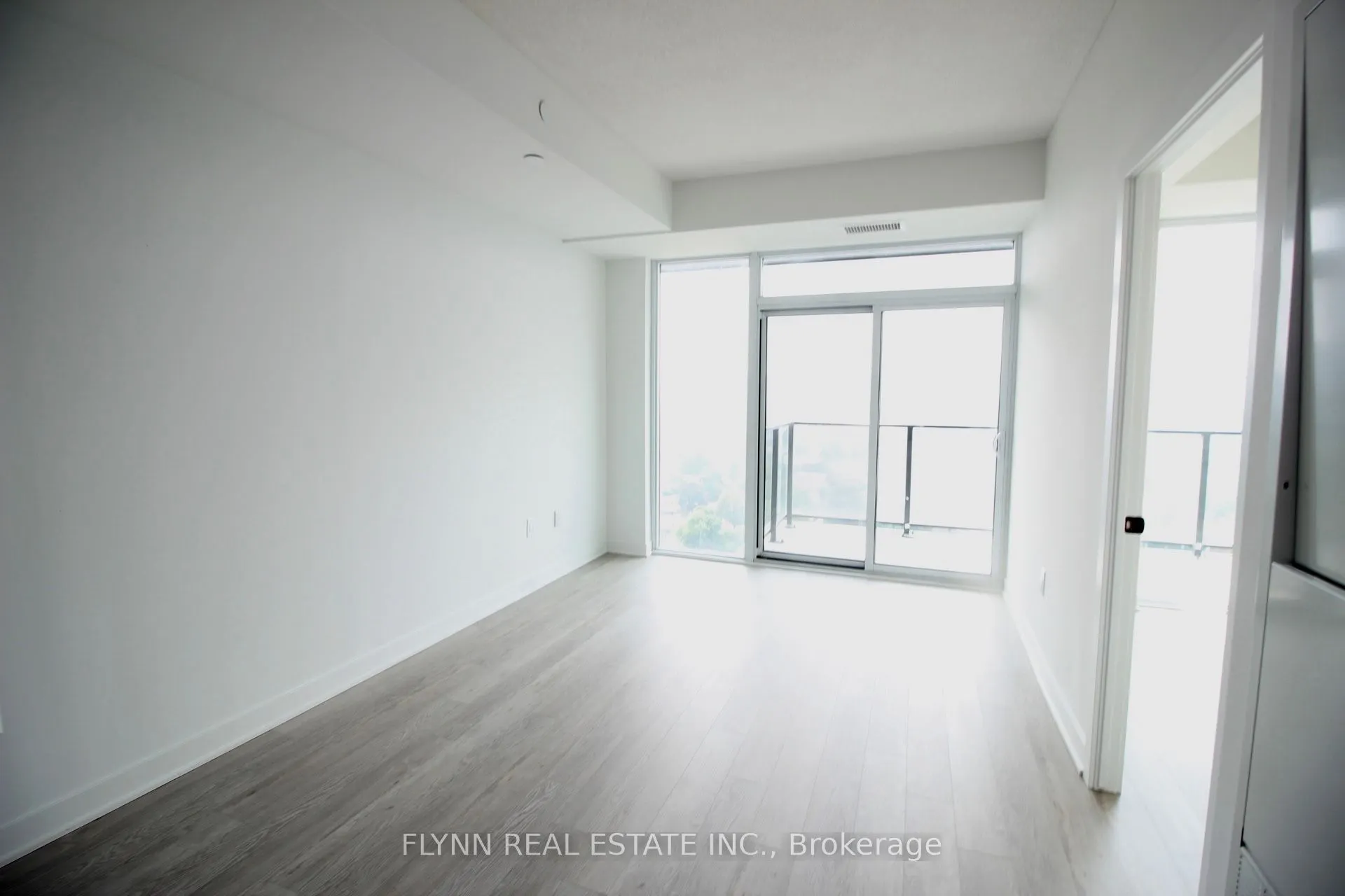 2782 Barton Street E, #1518