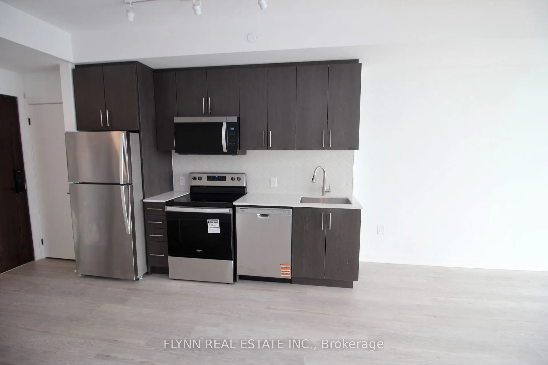 2782 Barton Street E, #1518