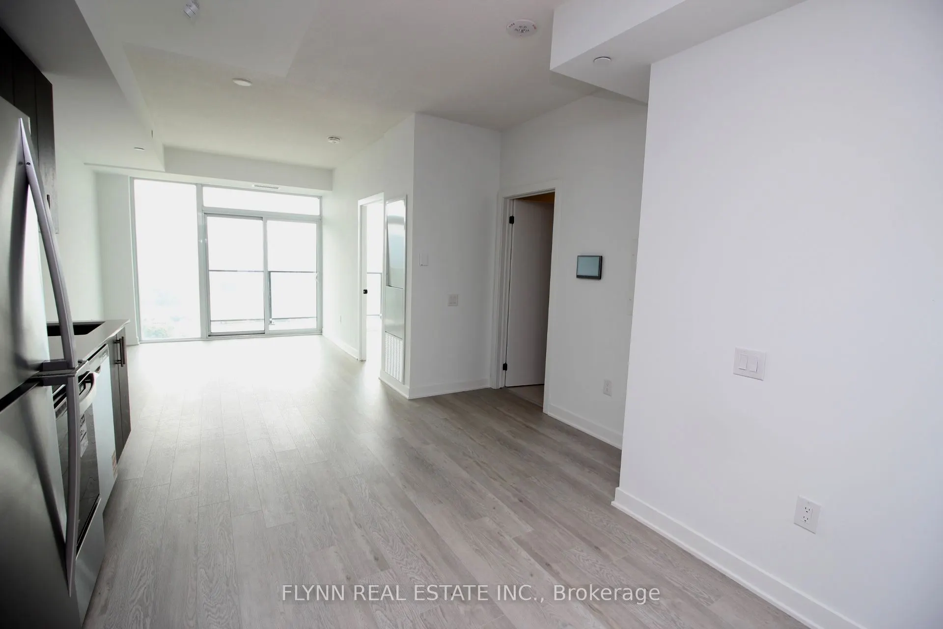2782 Barton Street E, #1518