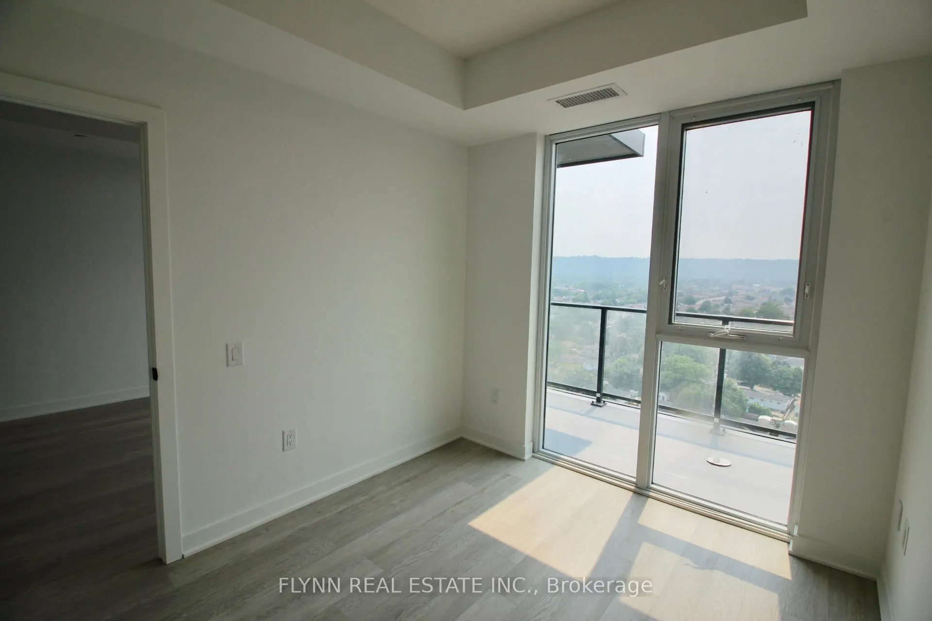 2782 Barton Street E, #1518