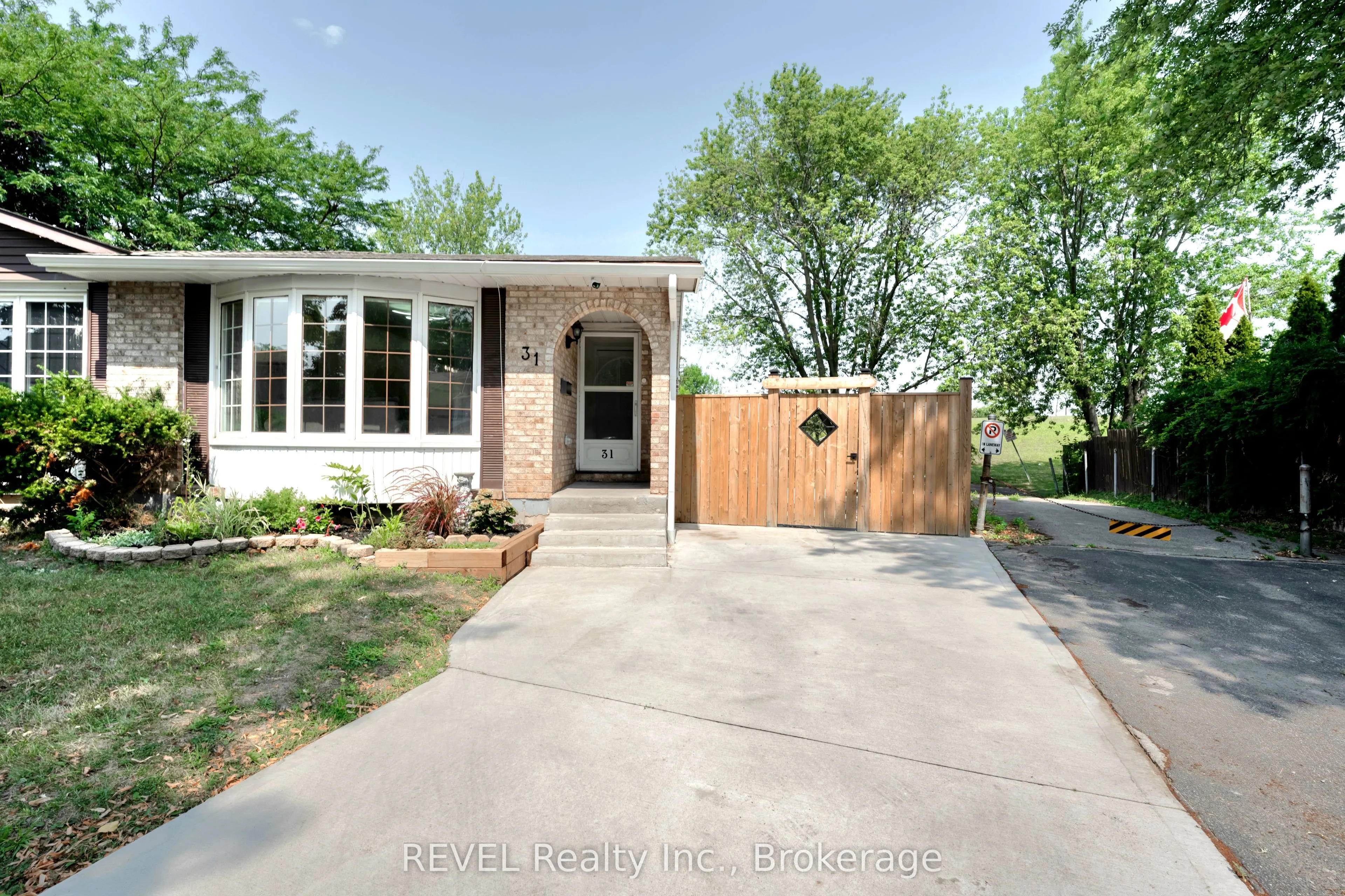 31 Deborah Court