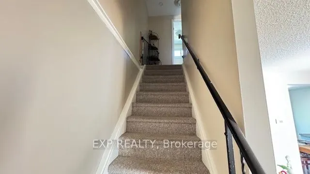 8 Baldwin Circle