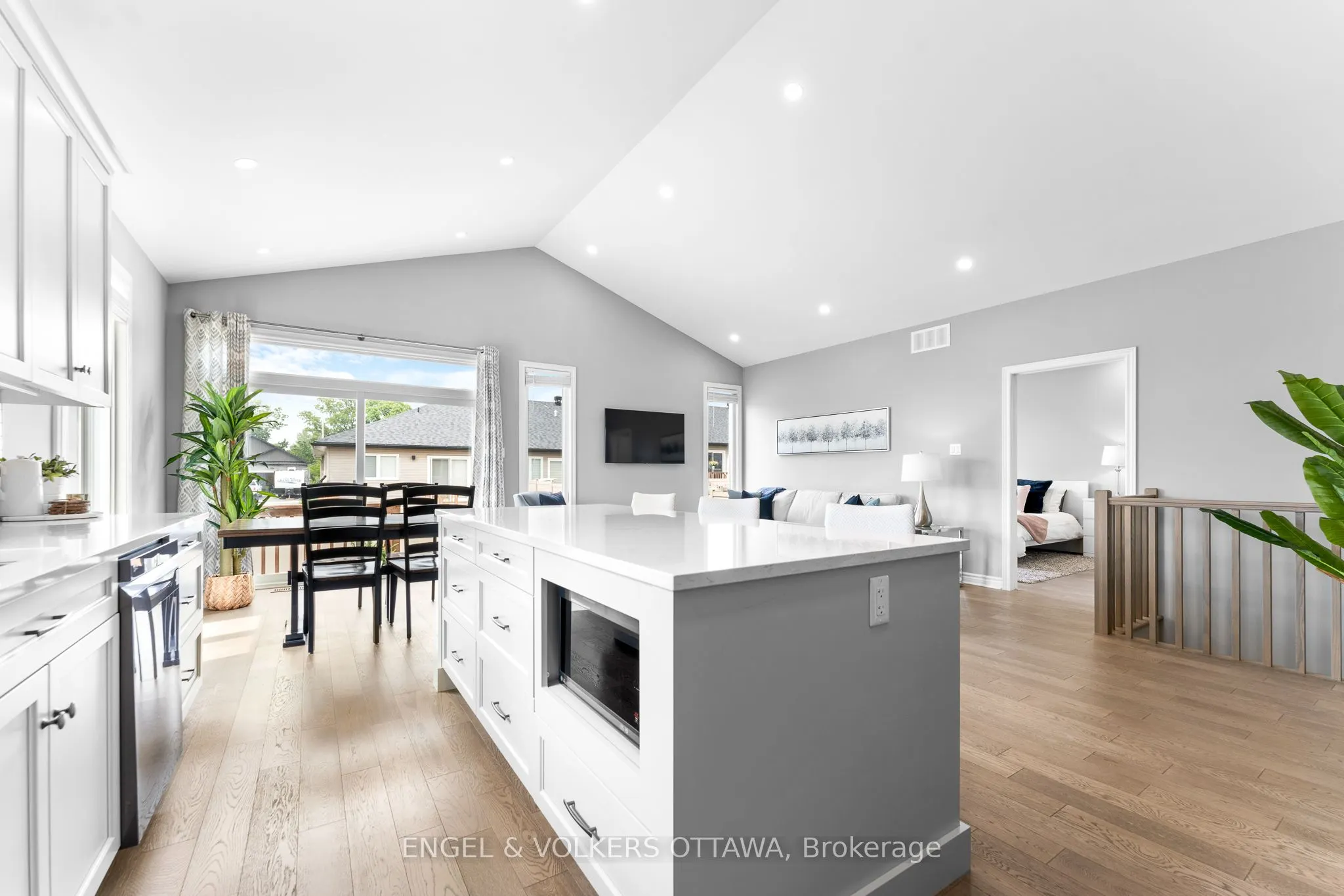 848 Reaume Street