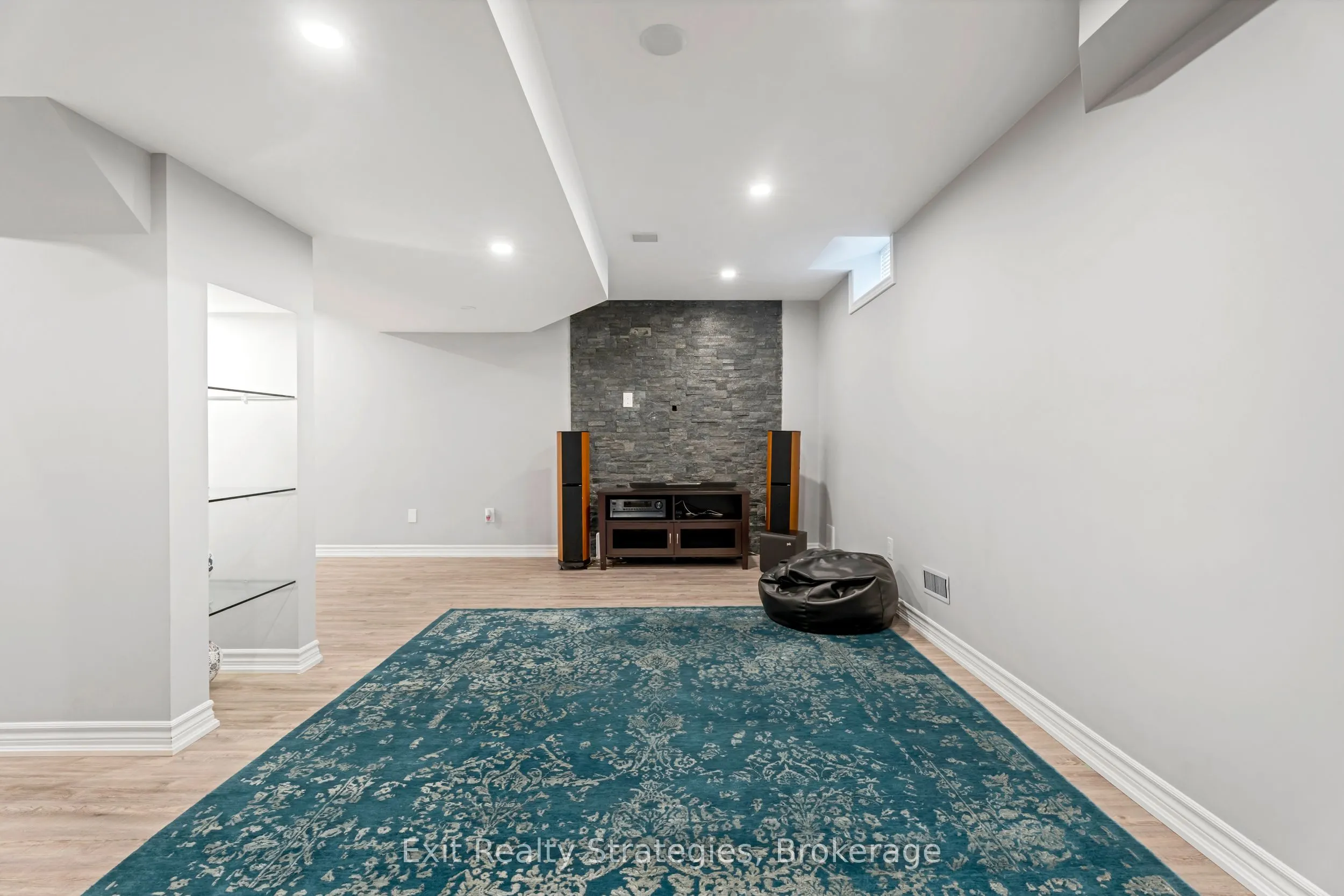 100 Springstead Avenue