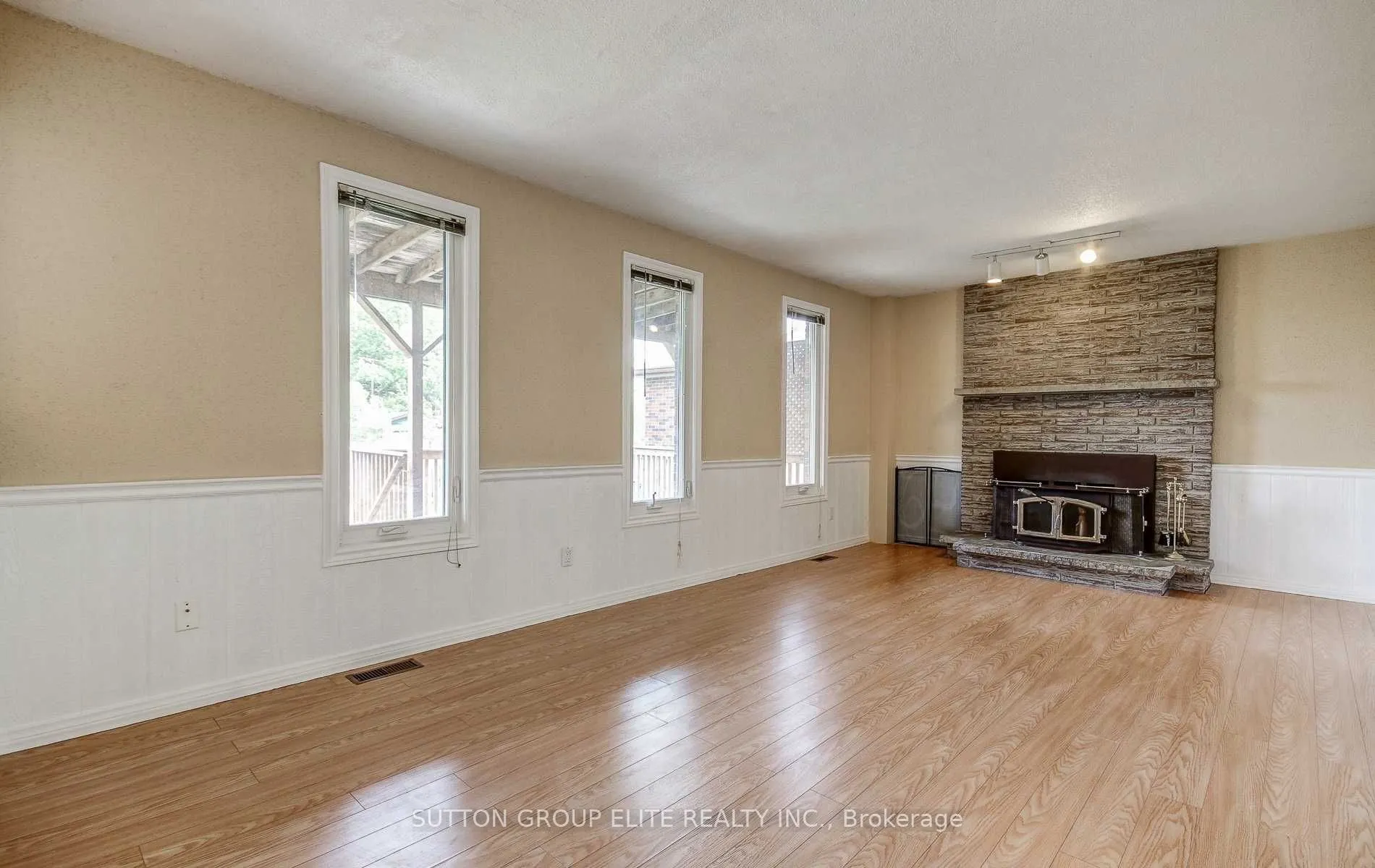 57 Fairmeadow Drive