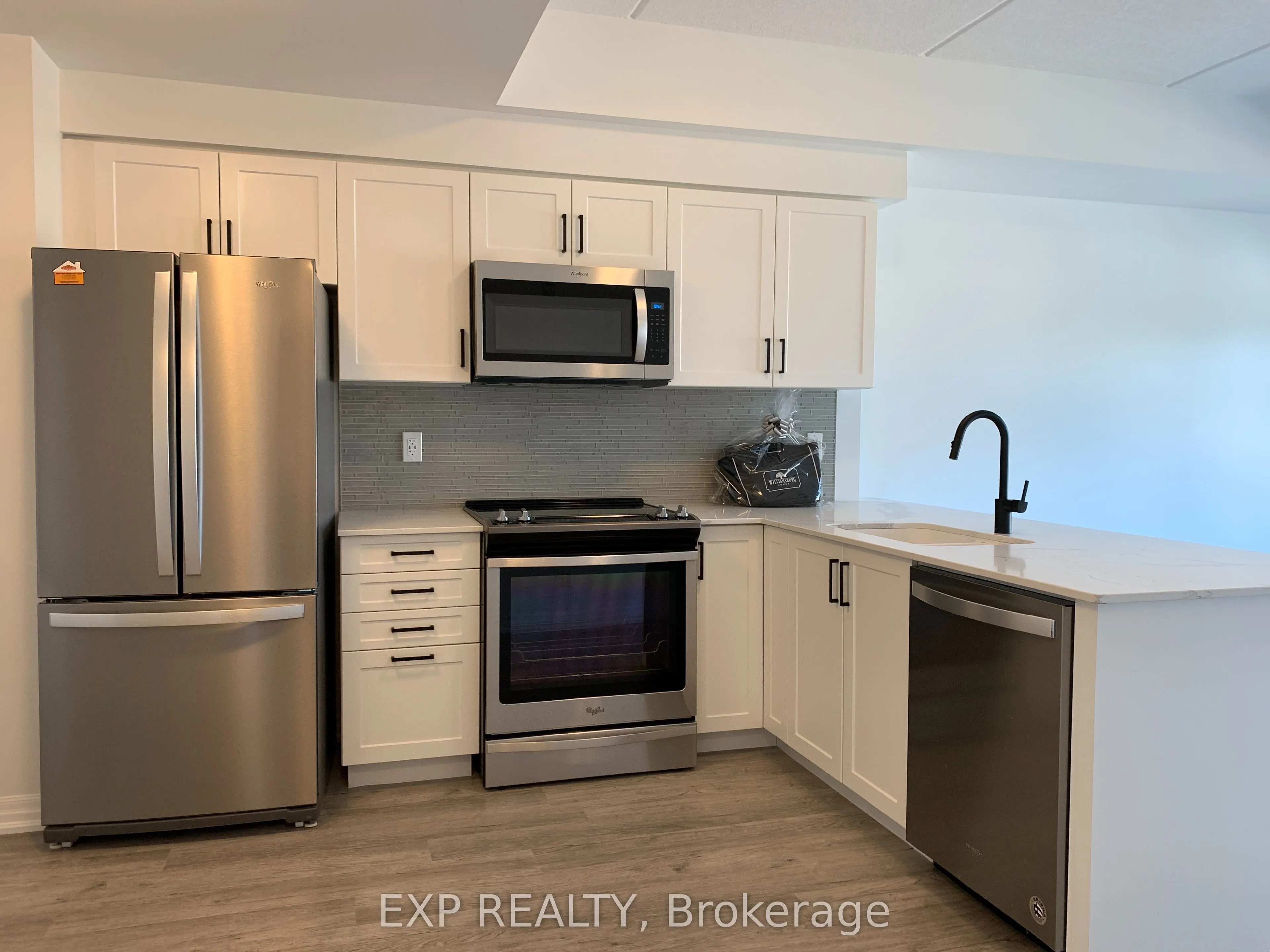 195 commonwealth Street W, #209