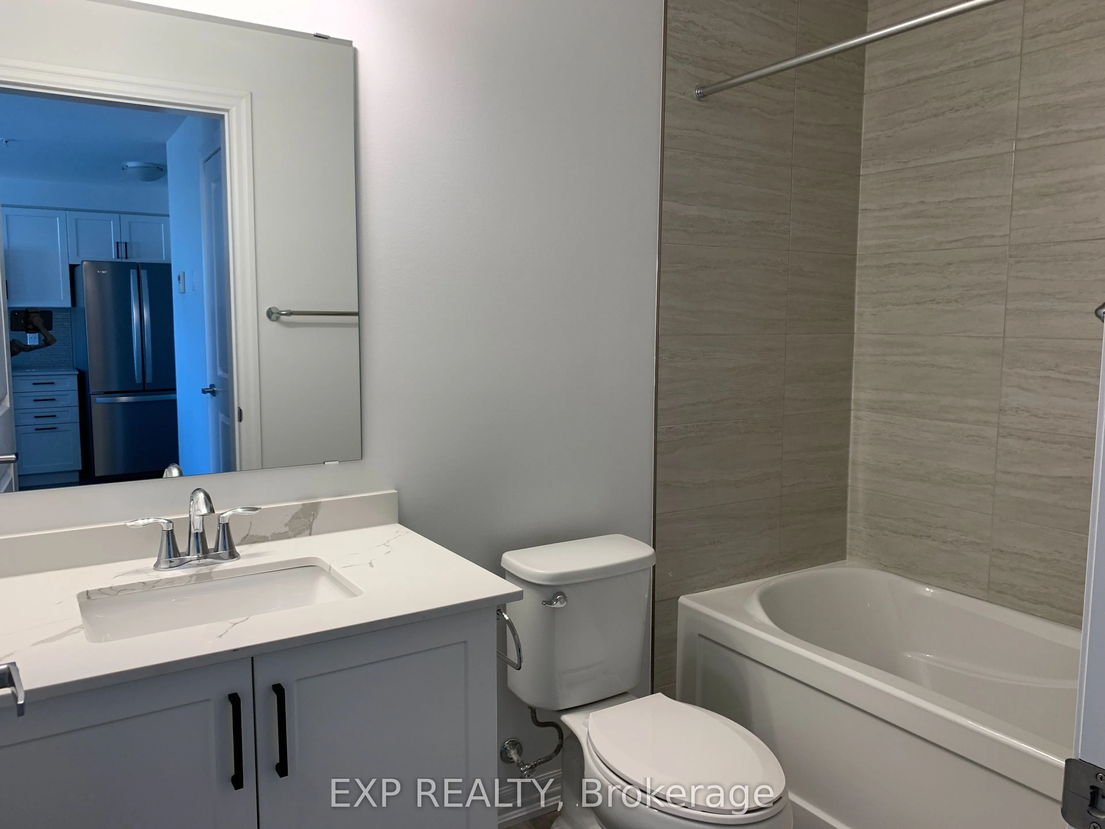 195 commonwealth Street W, #209