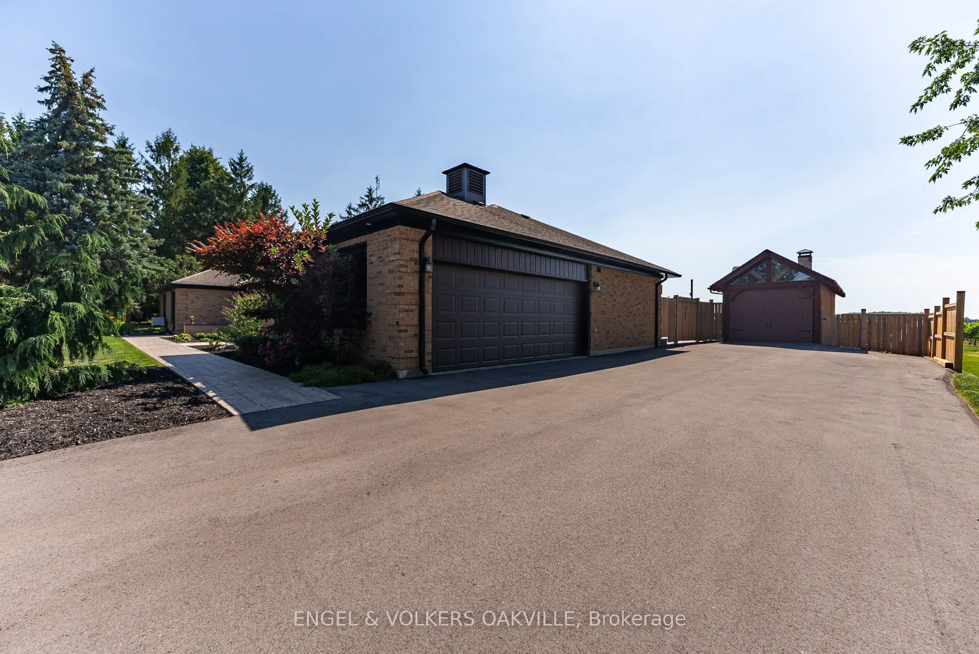 15578 Niagara Parkway