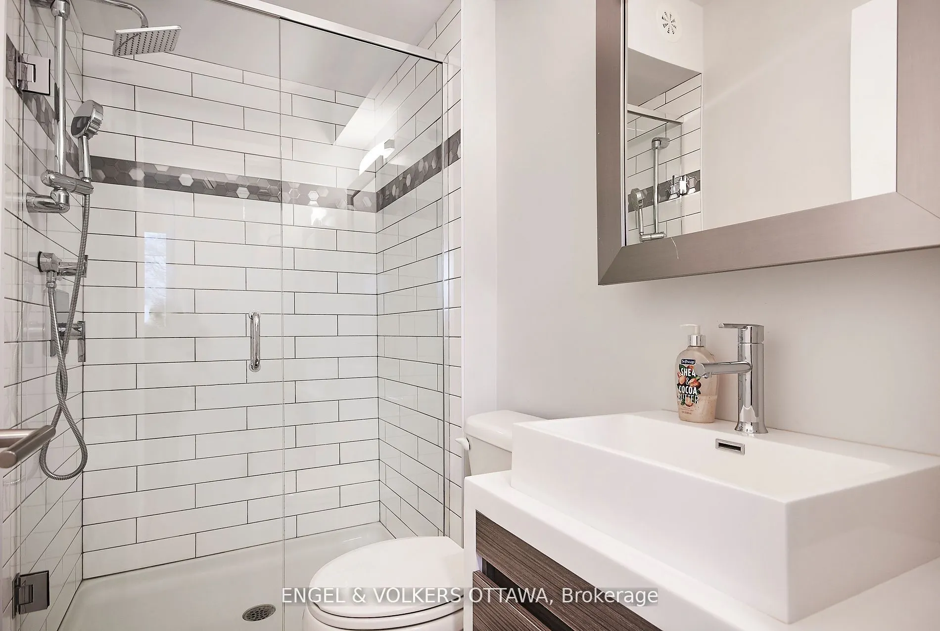 569 Mcleod Street, #2