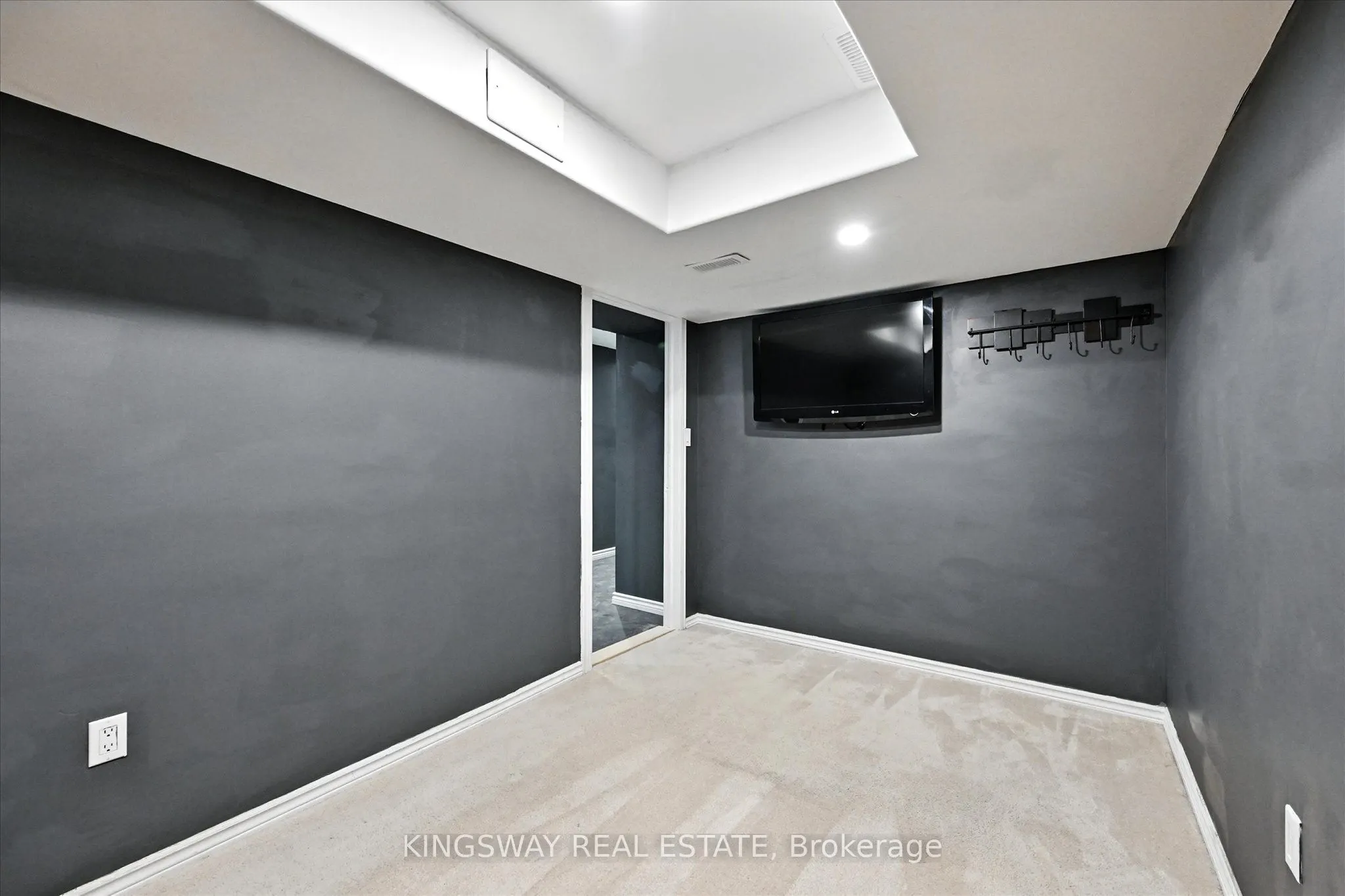 17 Dennis Drive