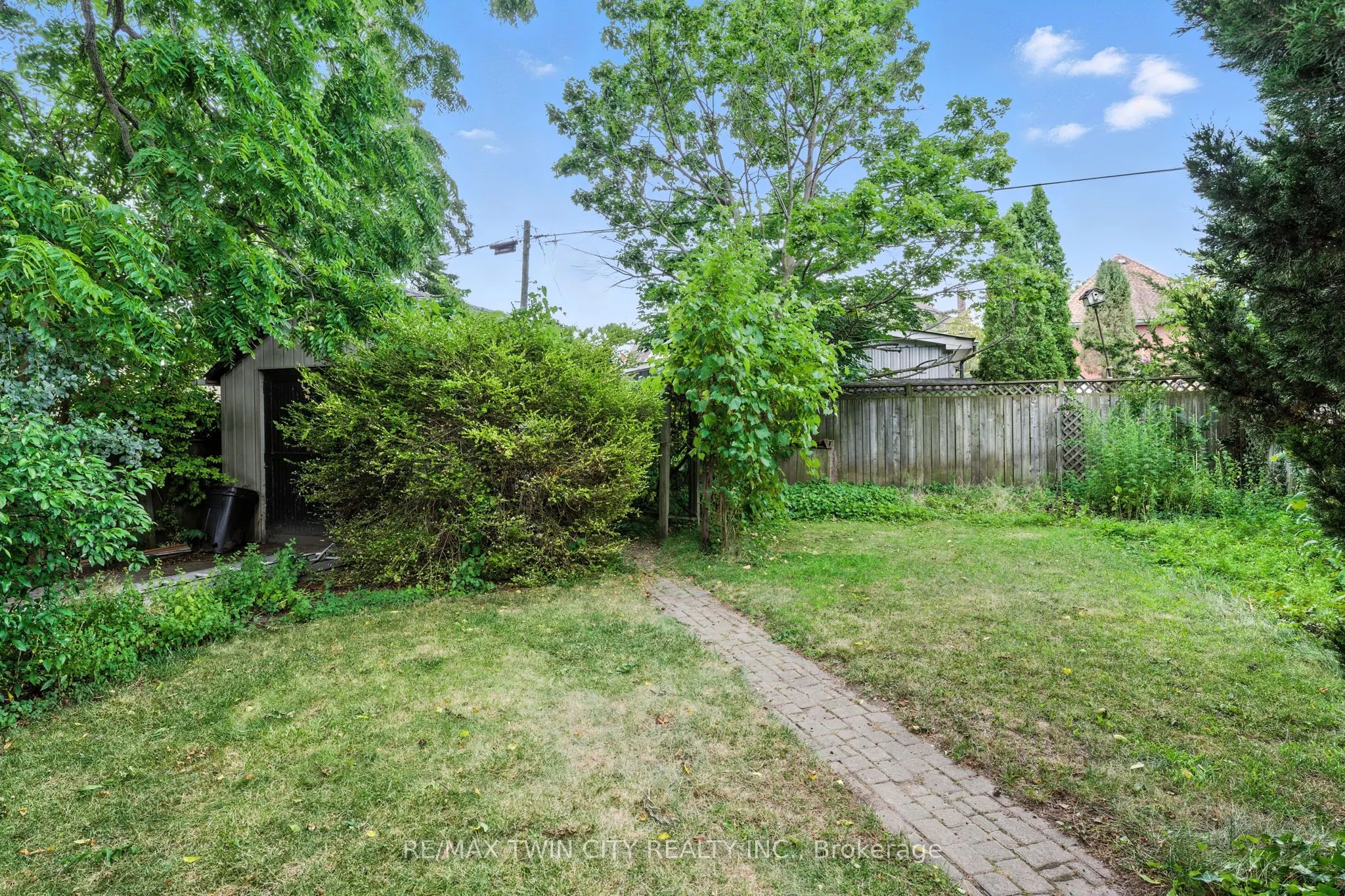 323 Dalhousie Street