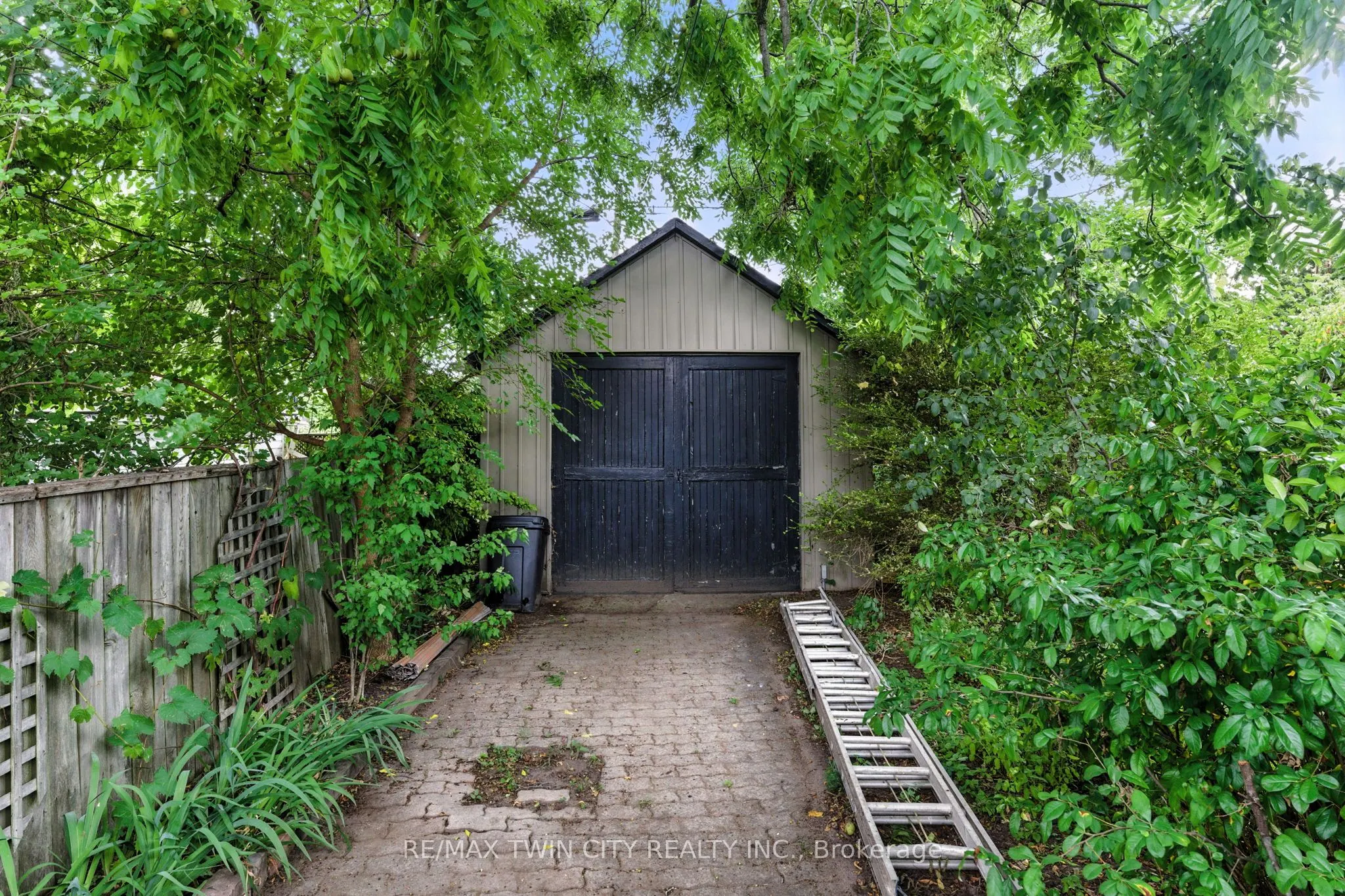 323 Dalhousie Street