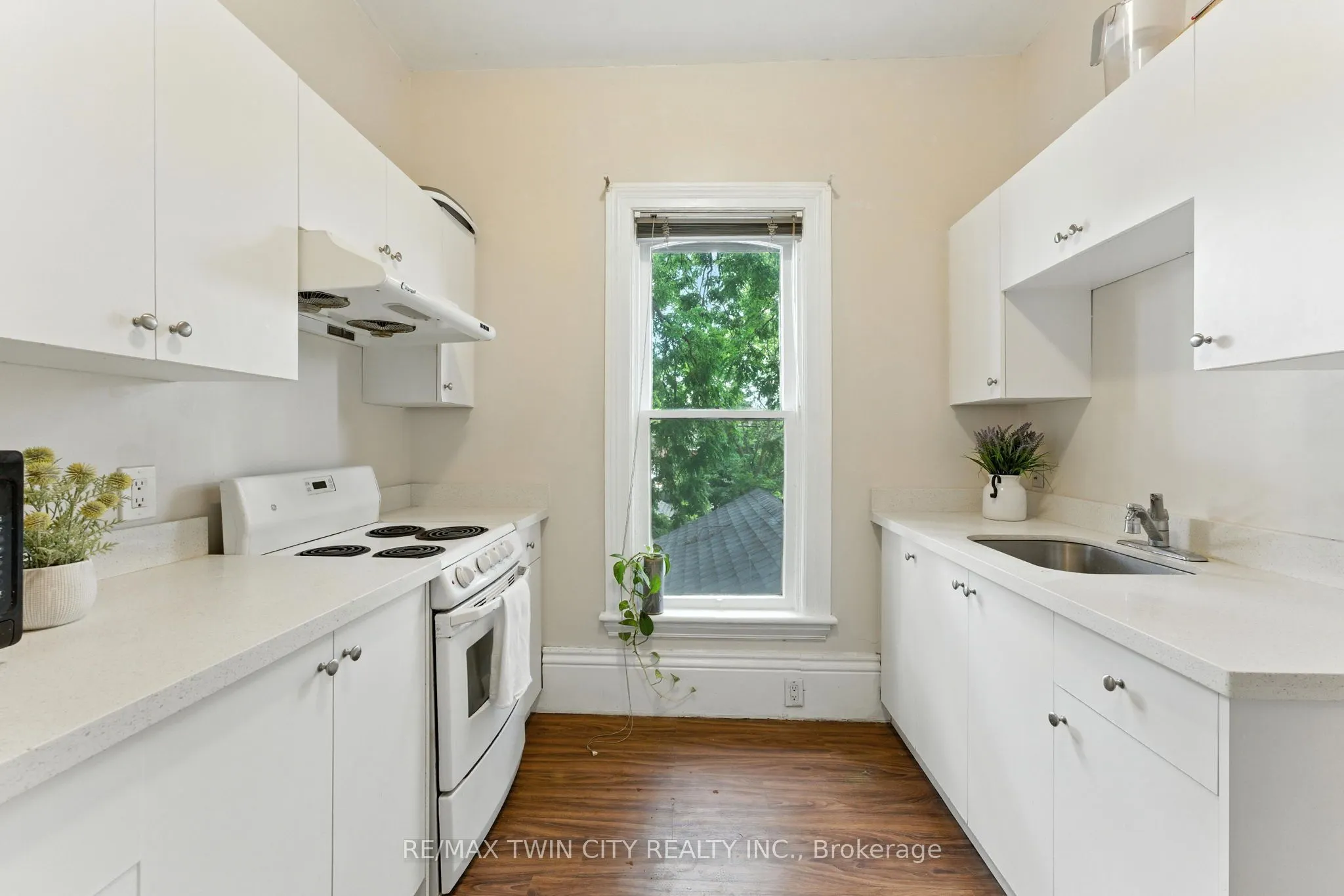 323 Dalhousie Street