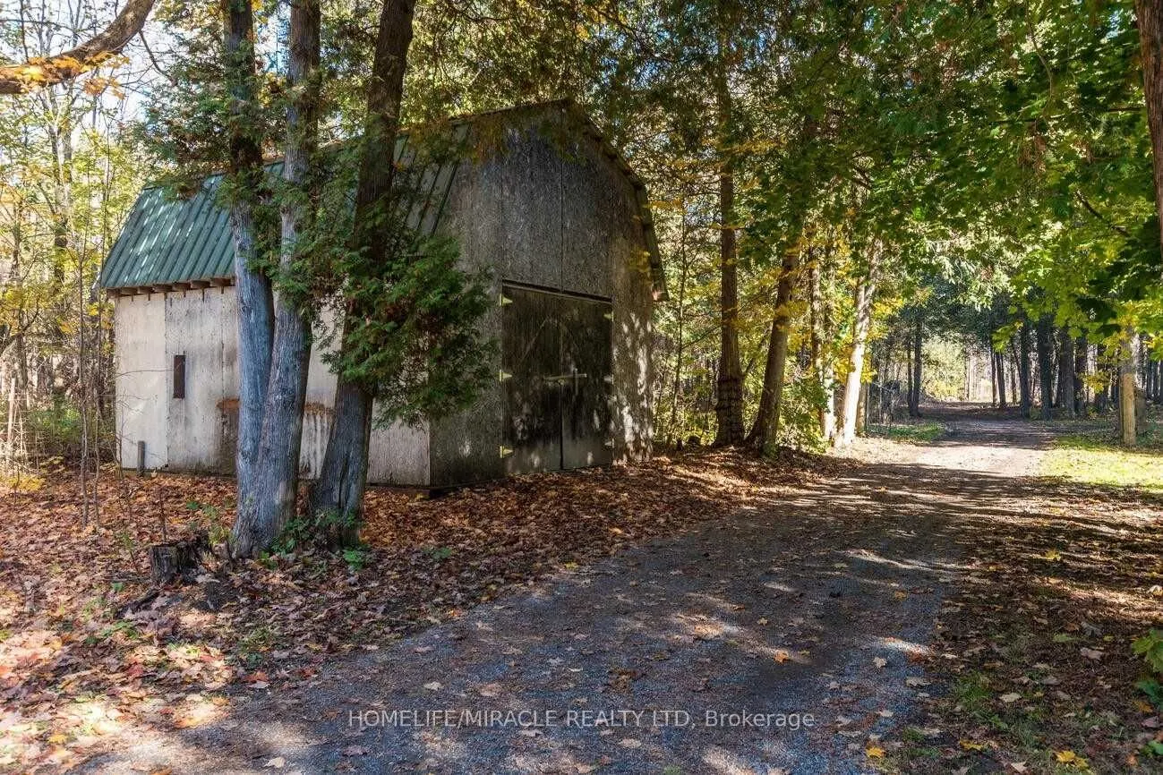 1929 8TH LINE Road