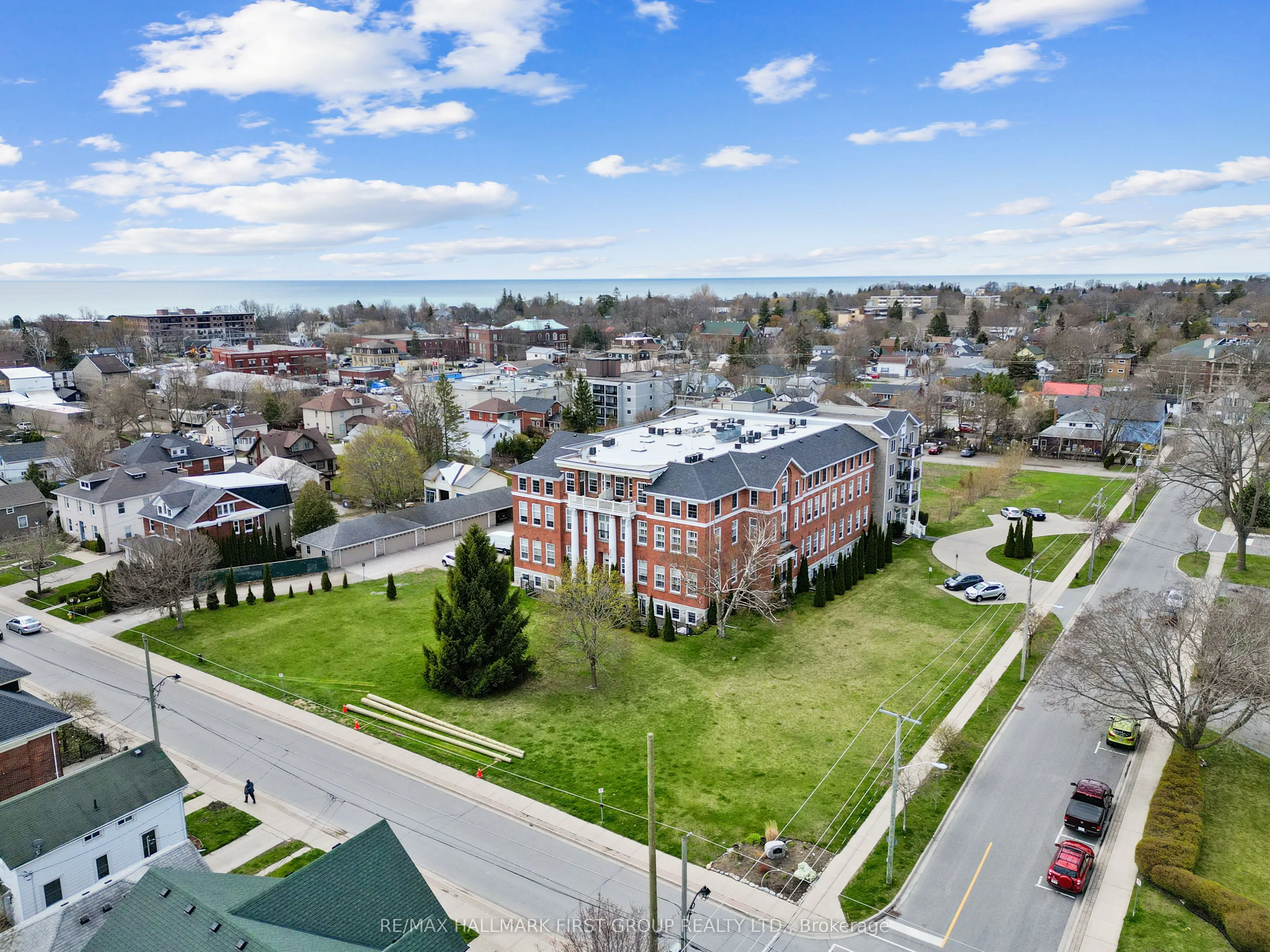323 George Street, #104