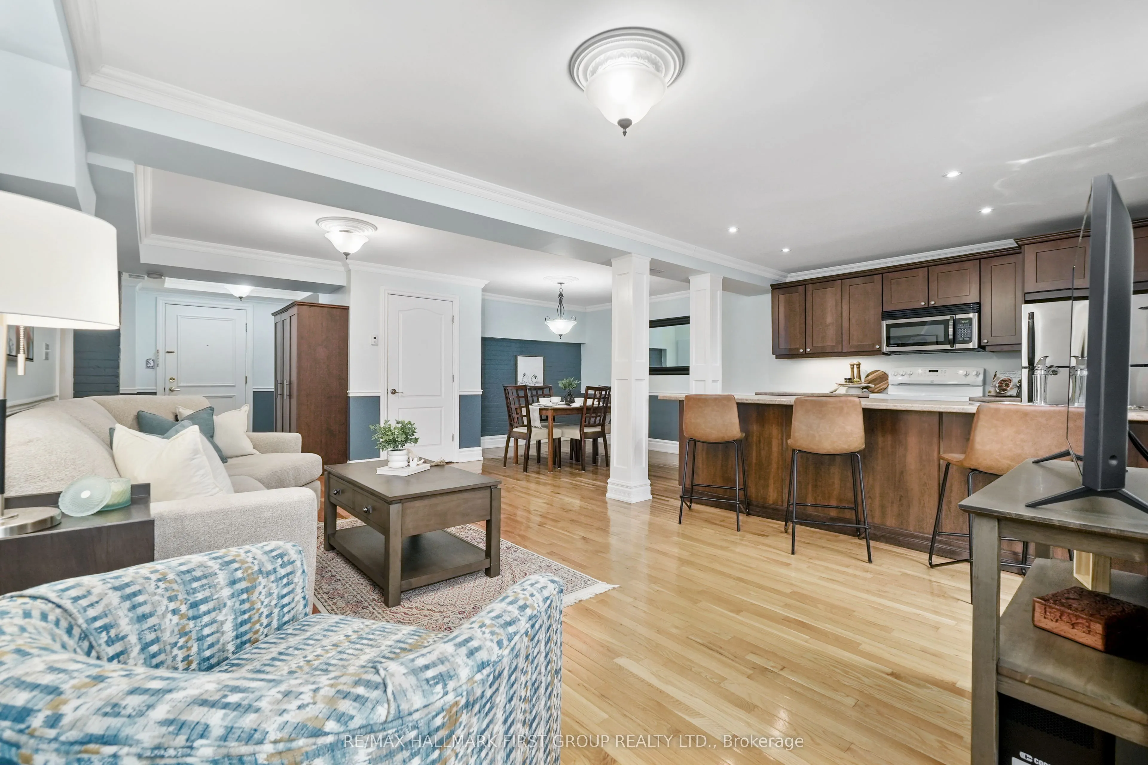 323 George Street, #104