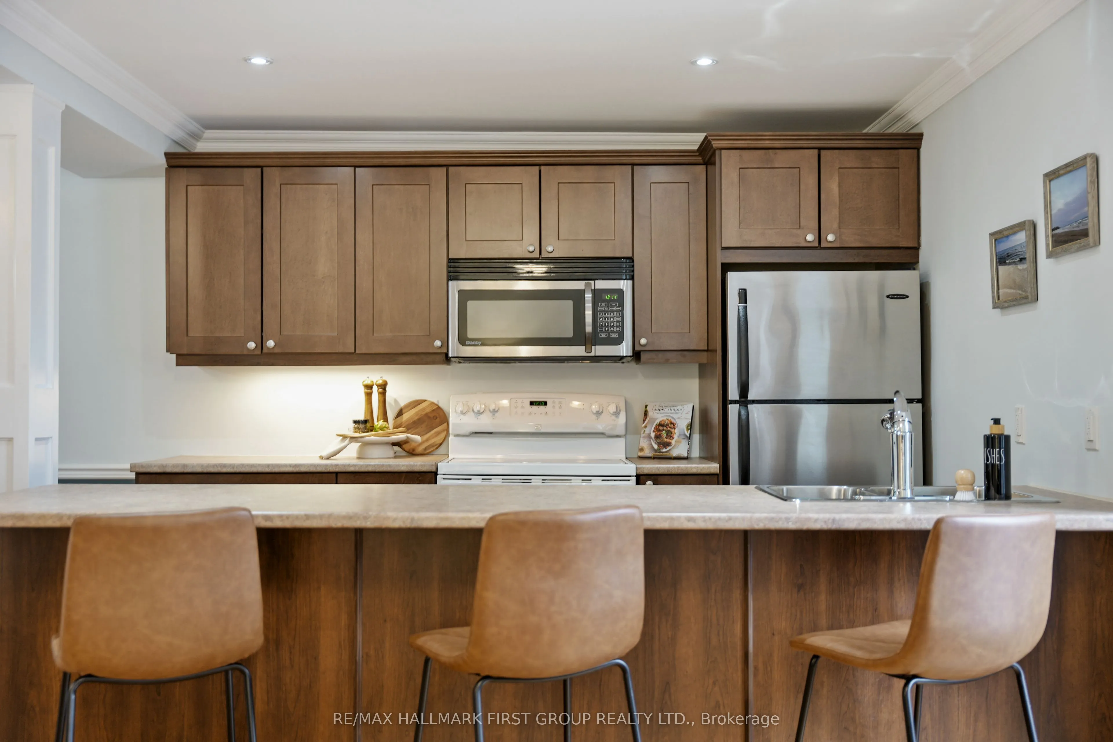 323 George Street, #104