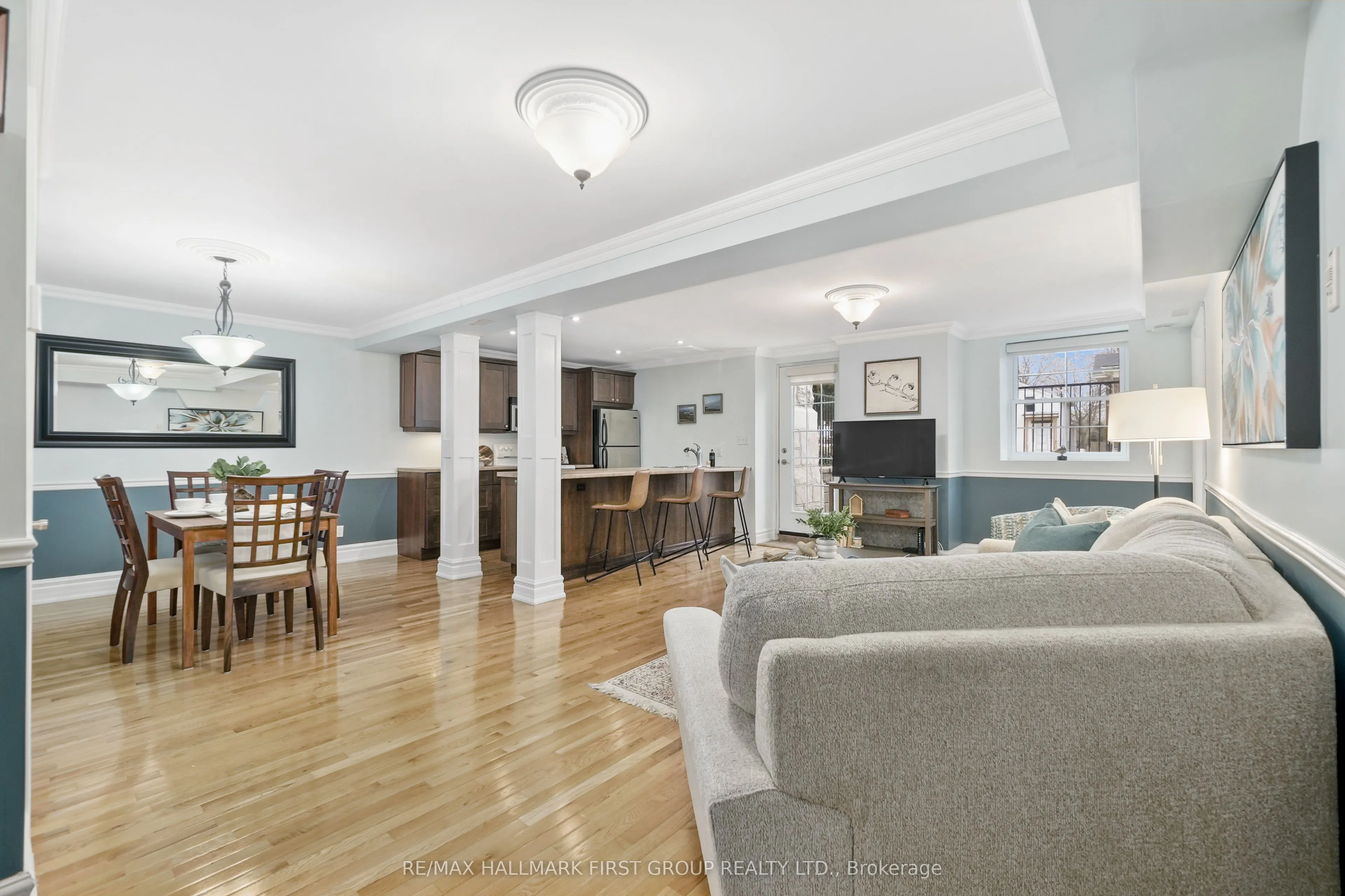 323 George Street, #104