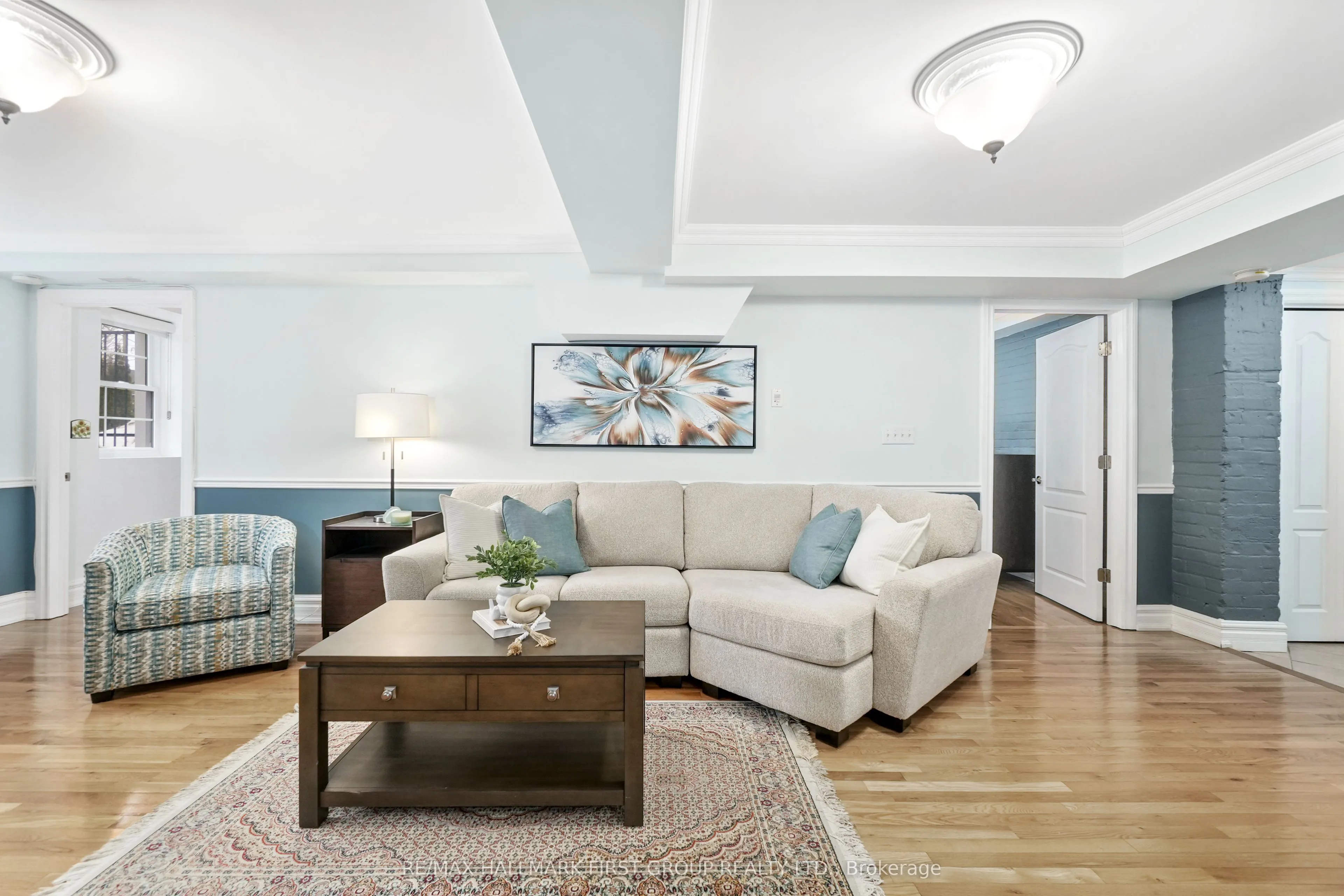 323 George Street, #104