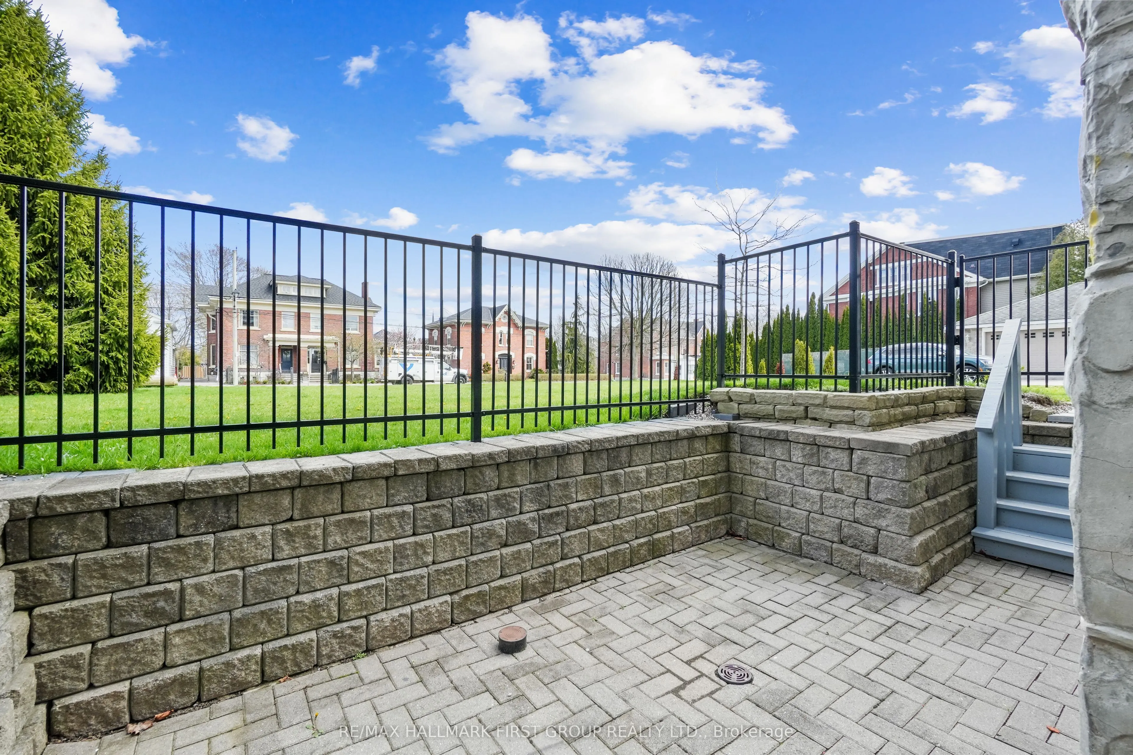 323 George Street, #104
