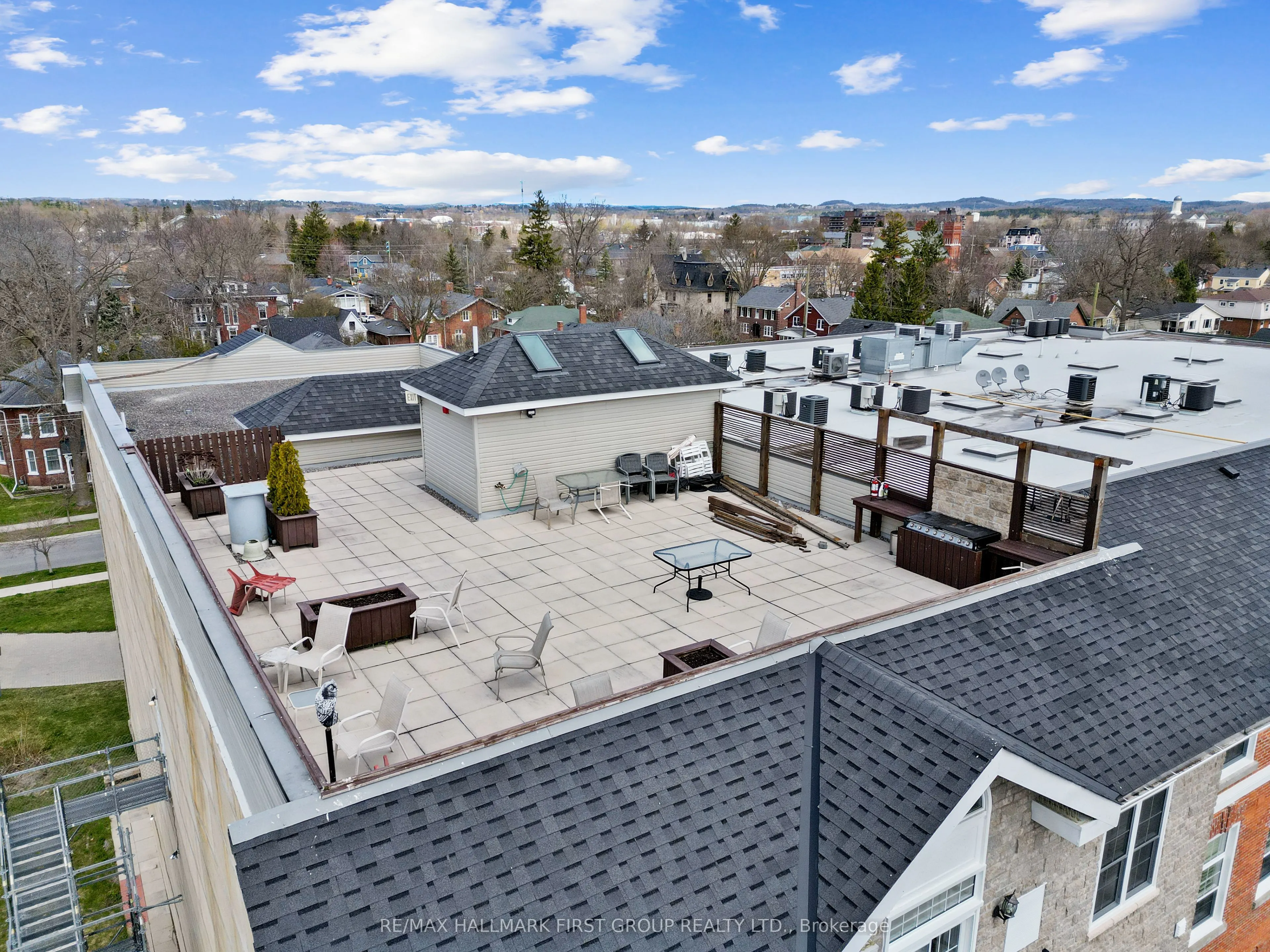 323 George Street, #104