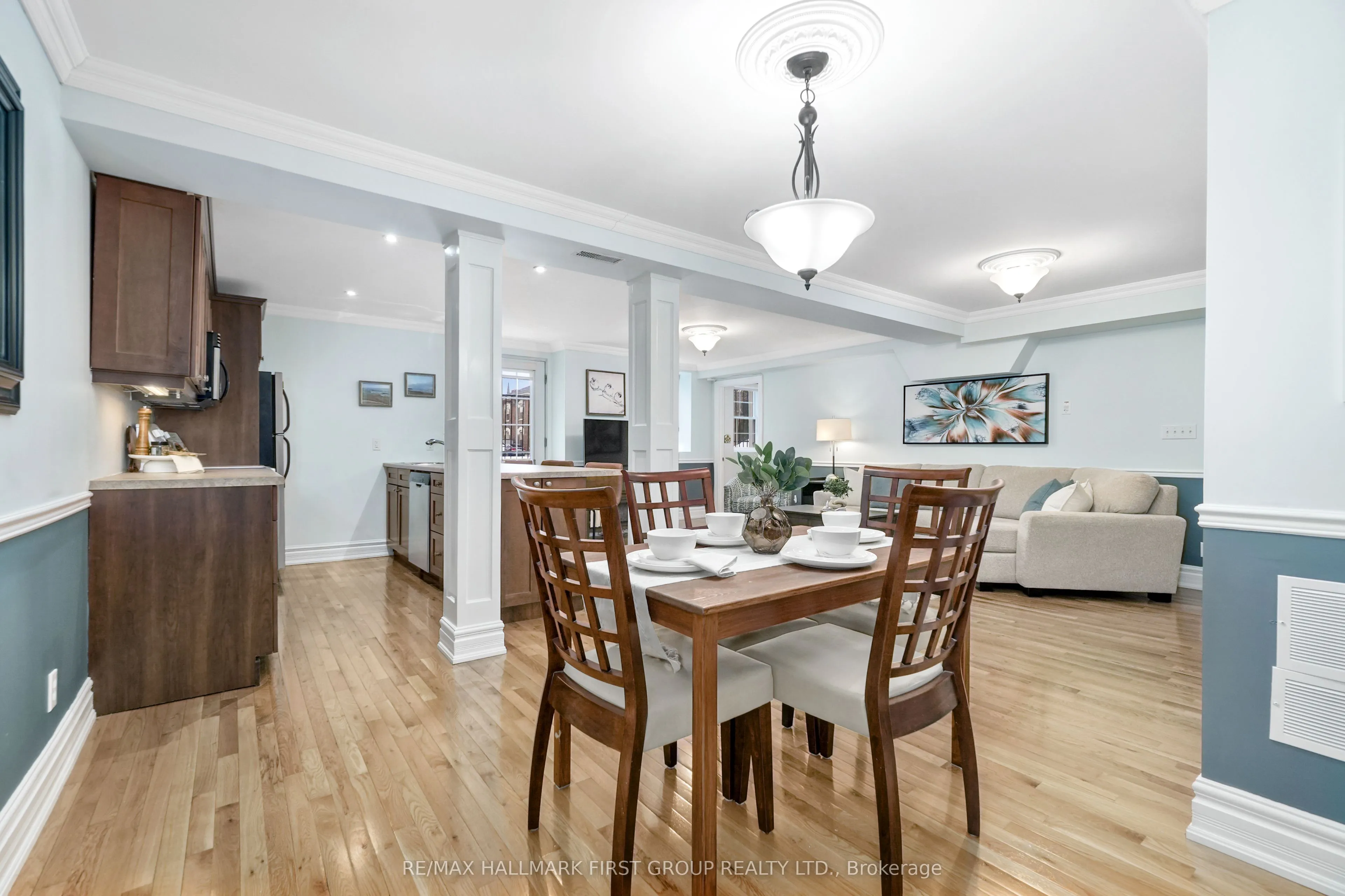 323 George Street, #104