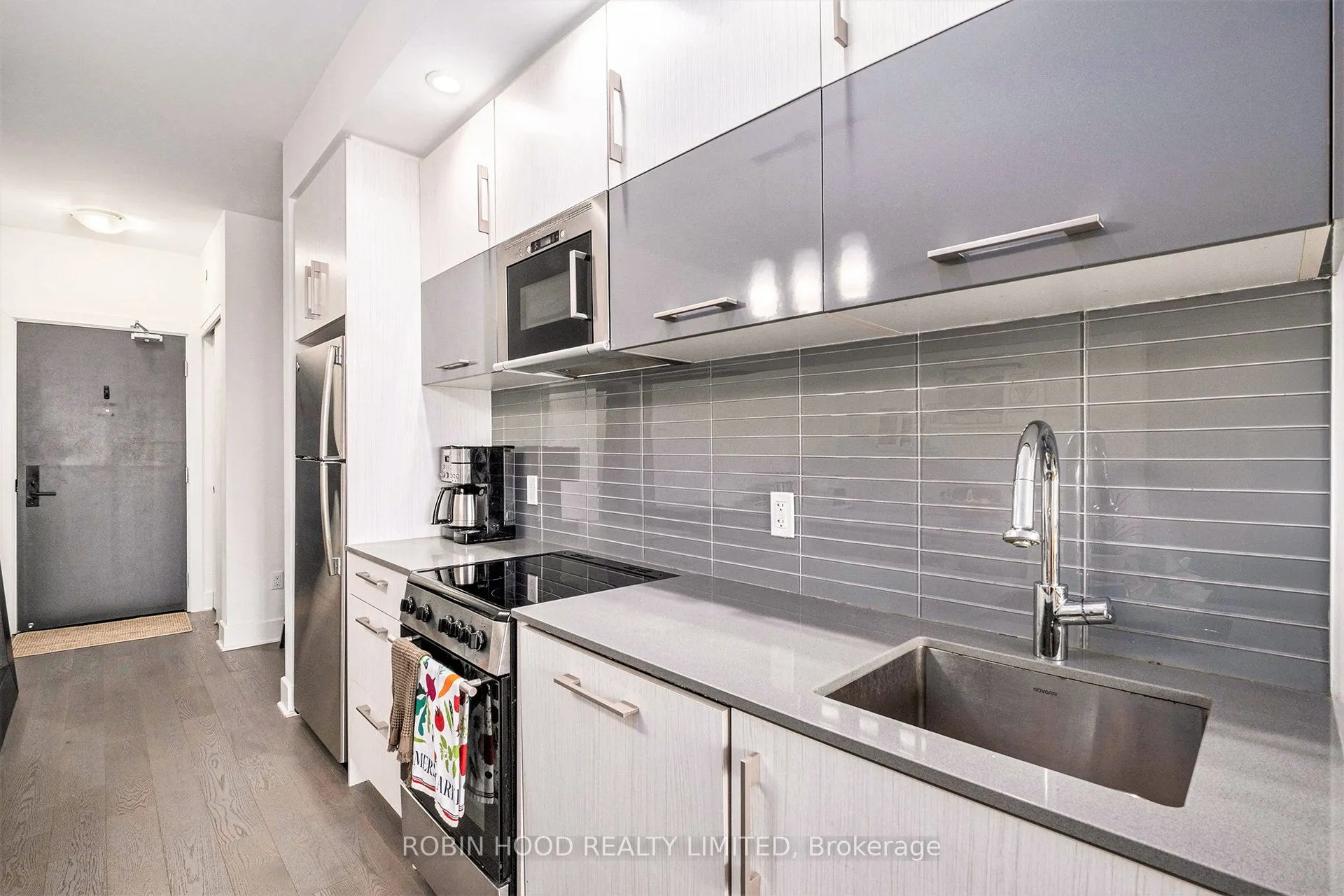 255 Bay Street, #714