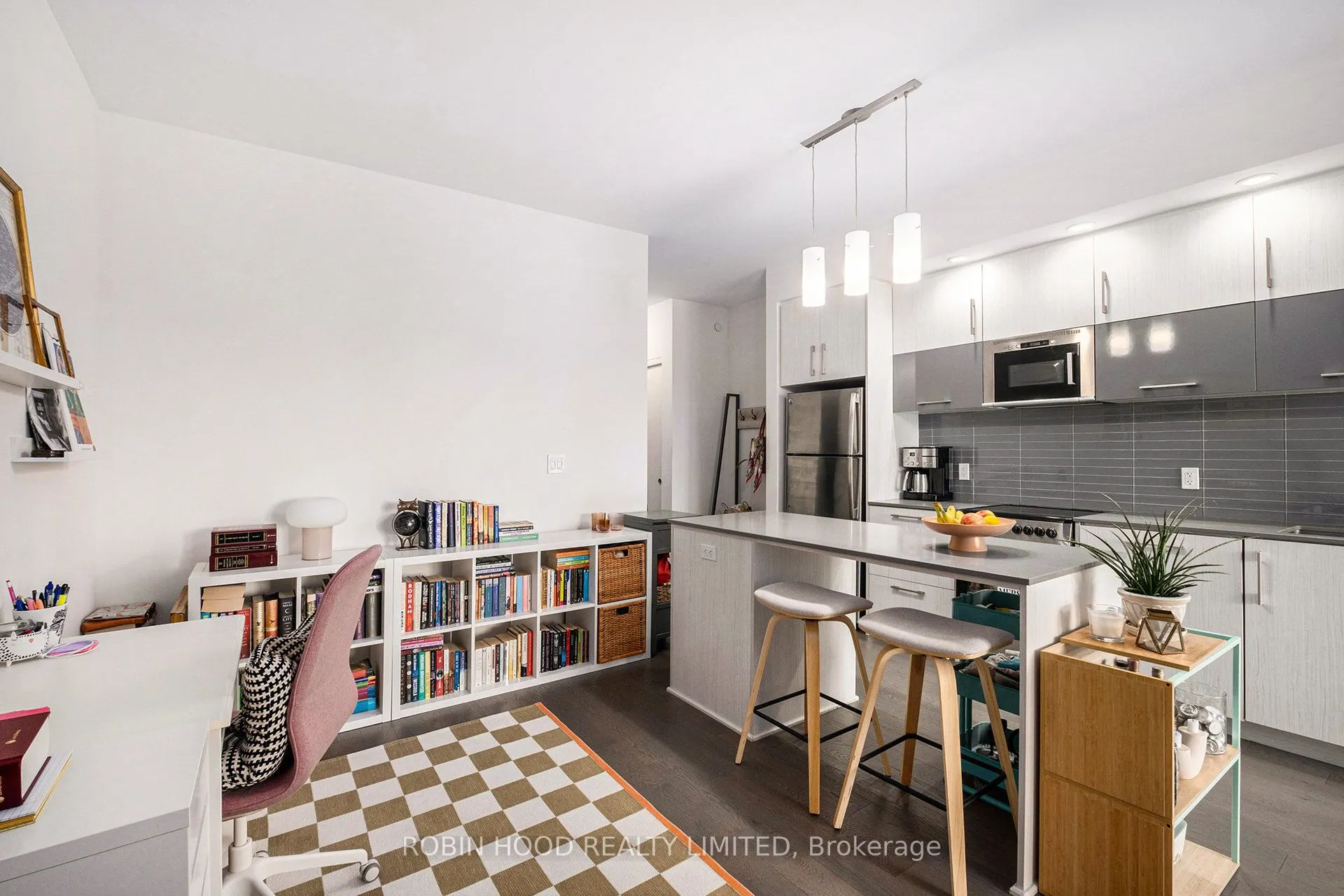 255 Bay Street, #714