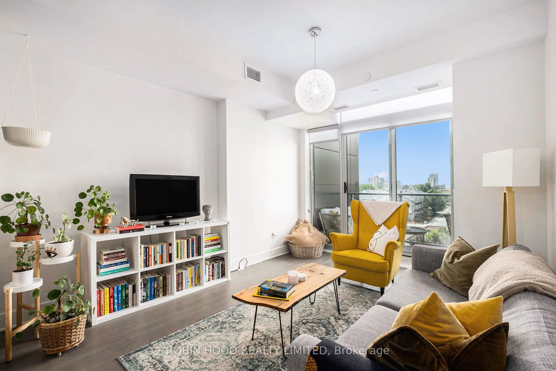 255 Bay Street, #714