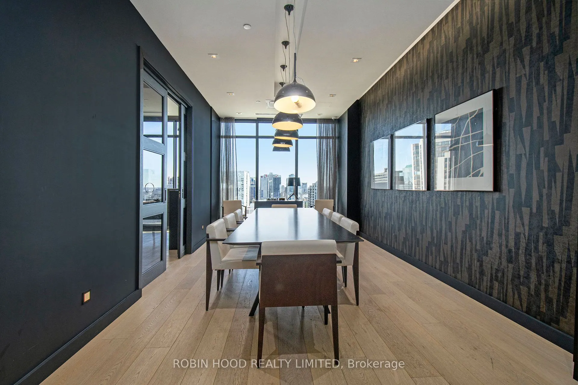 255 Bay Street, #714