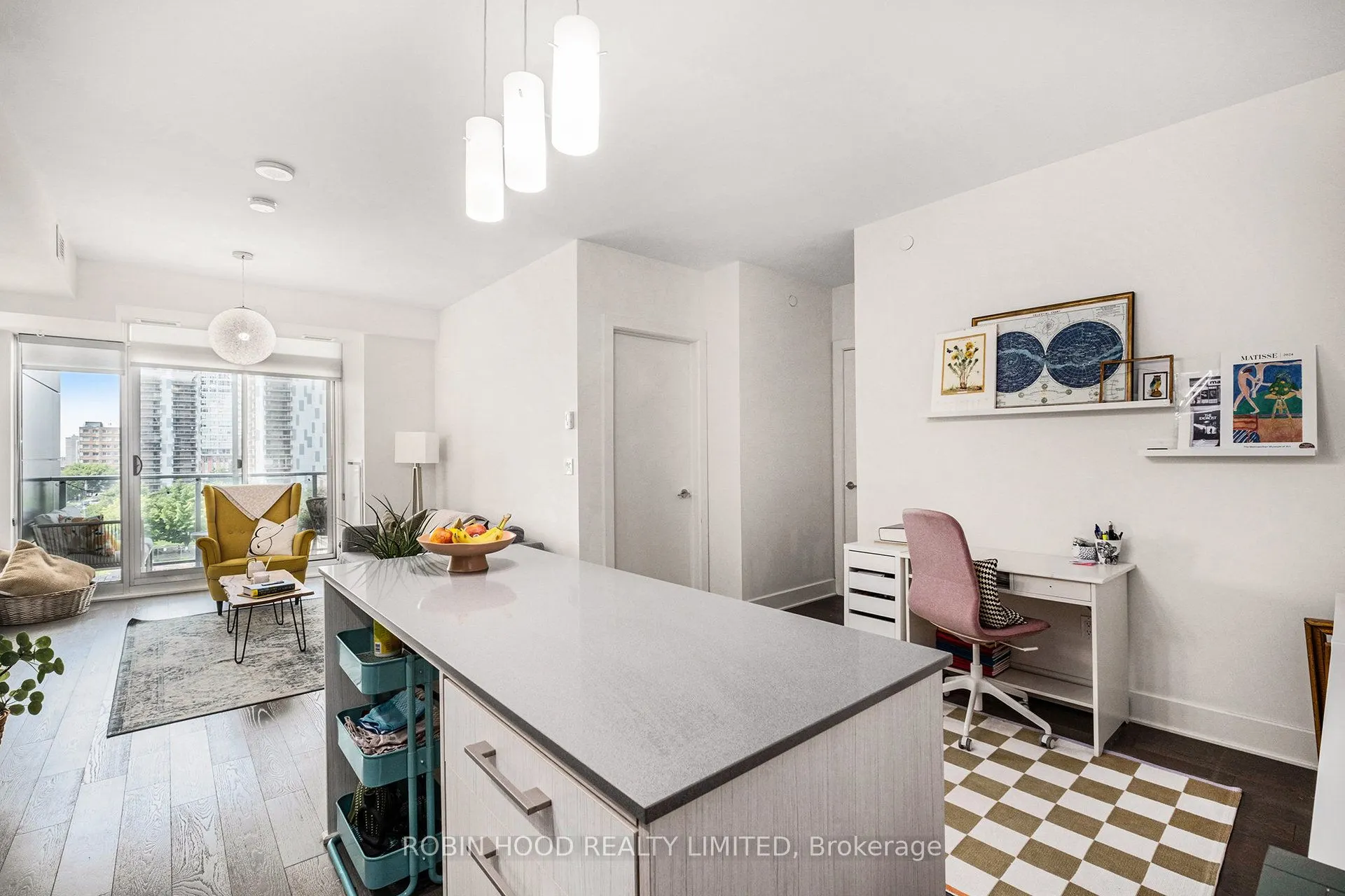 255 Bay Street, #714