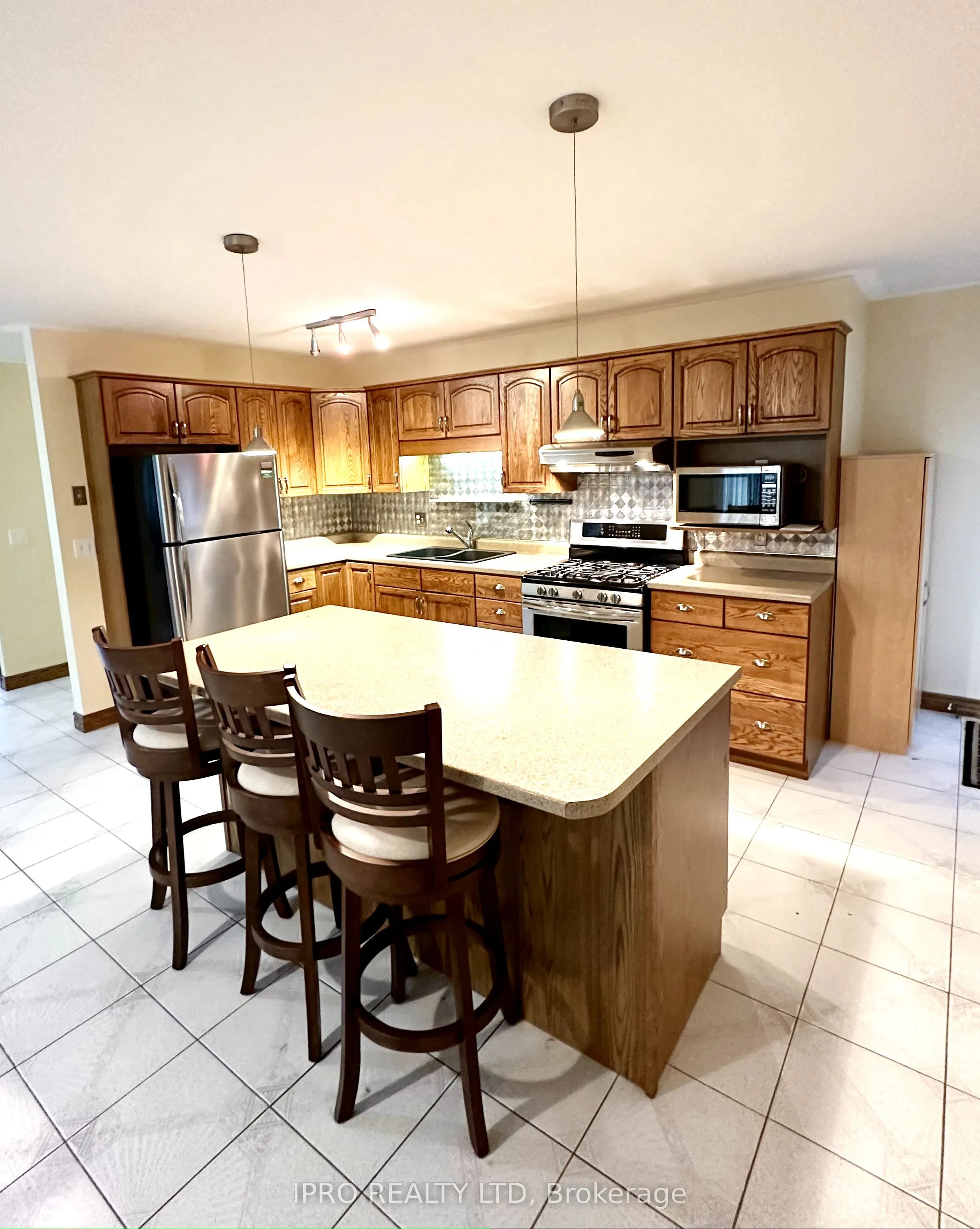 86 Glendale Drive E
