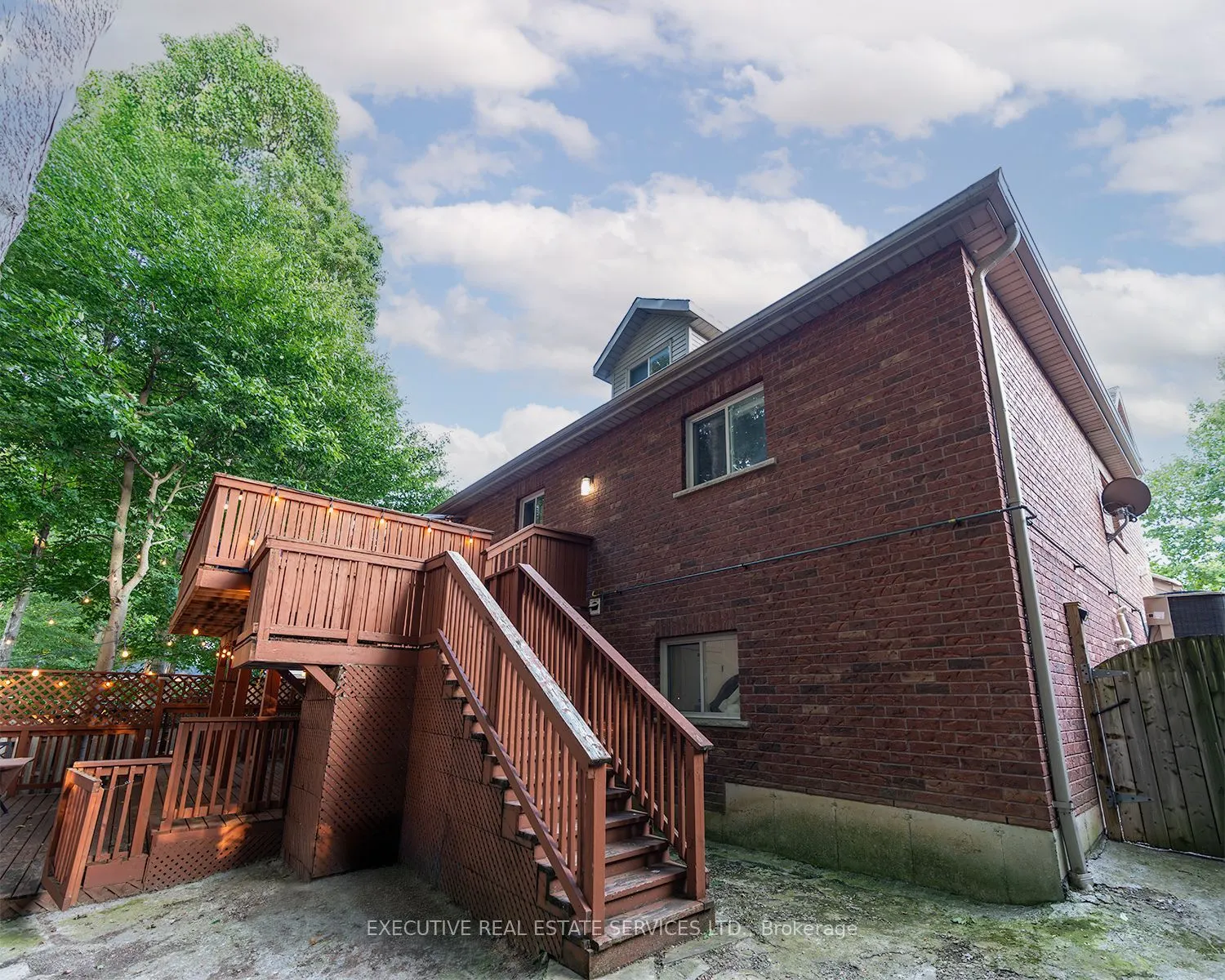 131 Forestway Trail