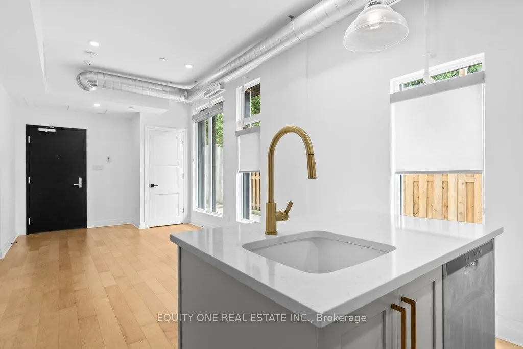 101 Pinhey Street, #105