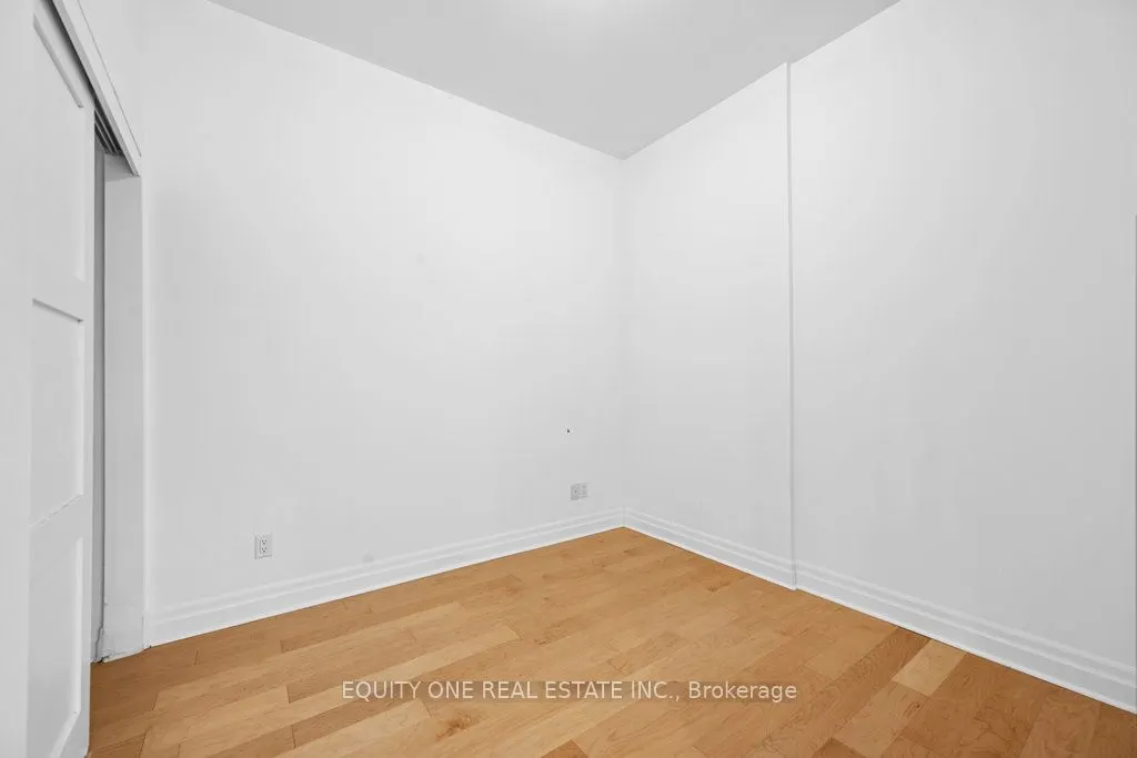 101 Pinhey Street, #105
