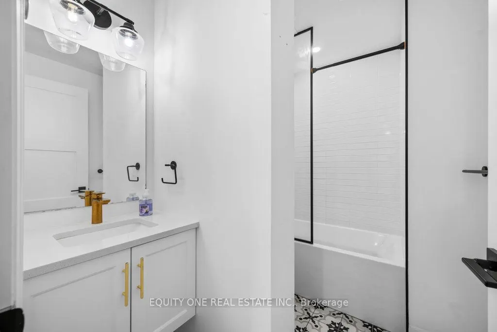101 Pinhey Street, #105