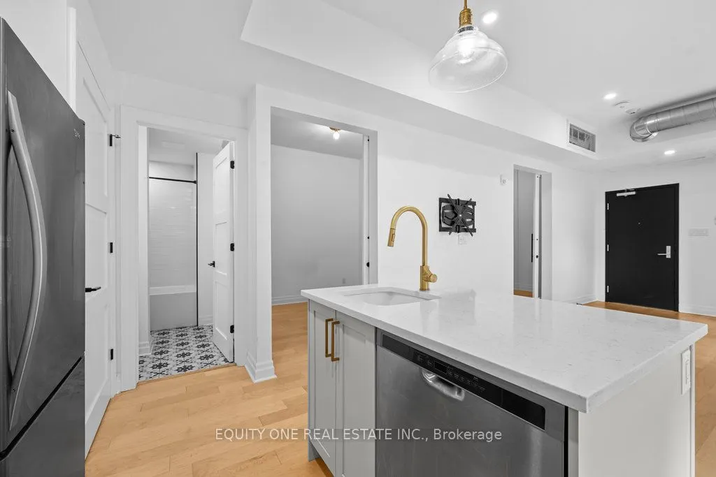 101 Pinhey Street, #105