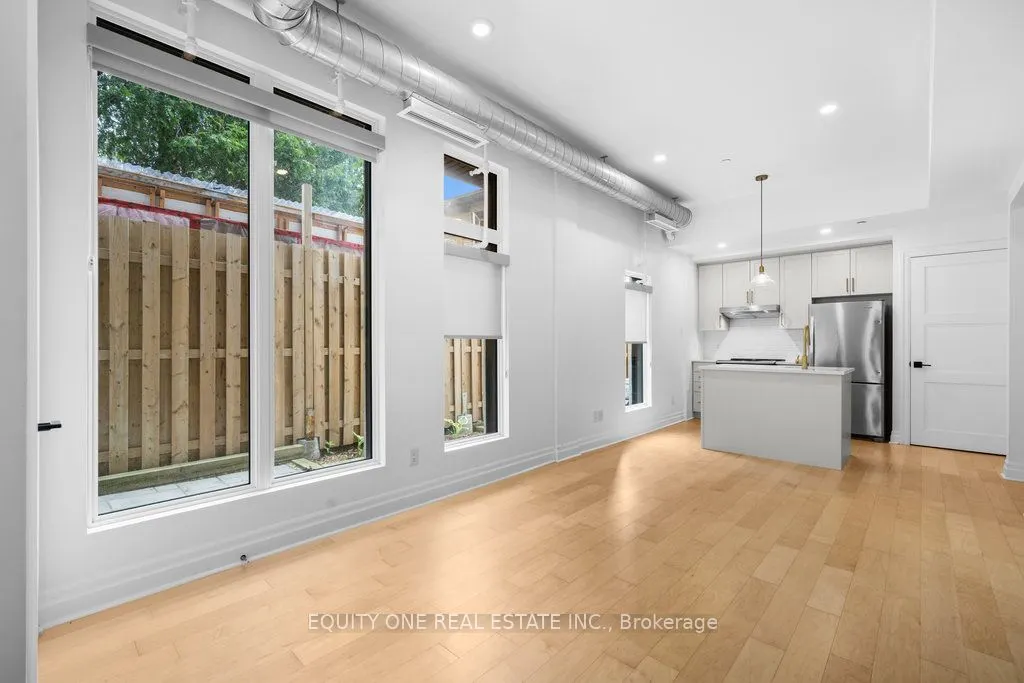 101 Pinhey Street, #105