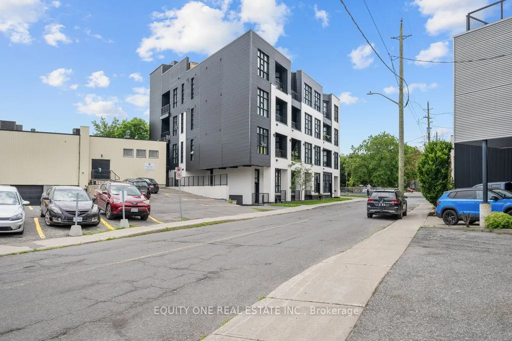 101 Pinhey Street, #105