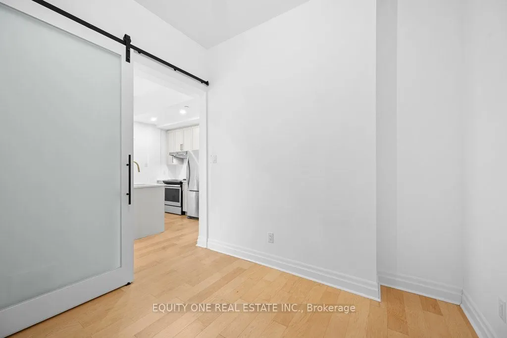 101 Pinhey Street, #105