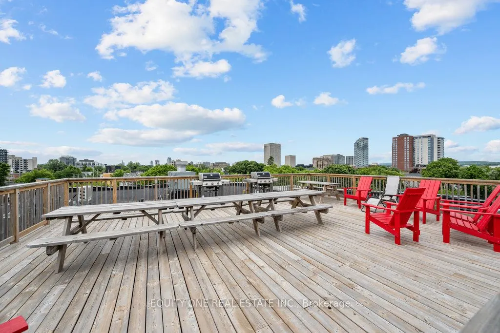 101 Pinhey Street, #105