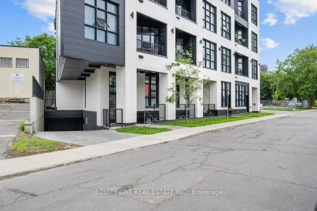 101 Pinhey Street, #105