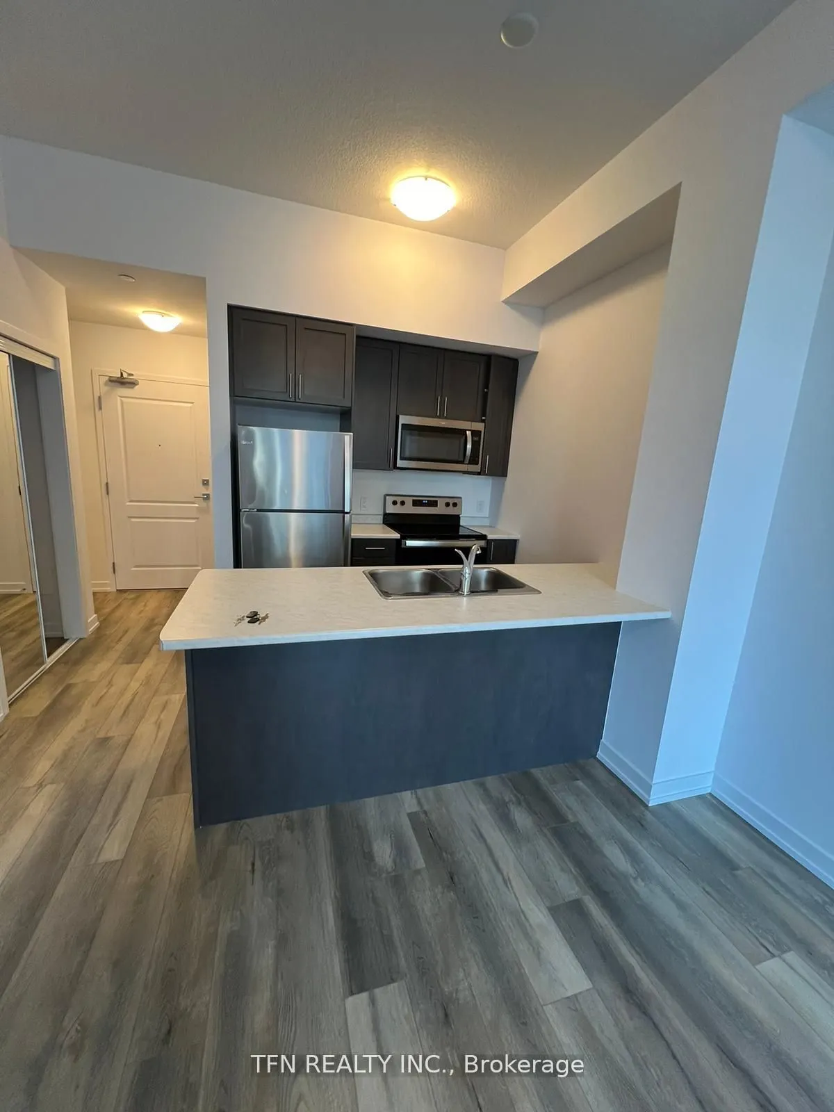 470 Dundas Street E, #106