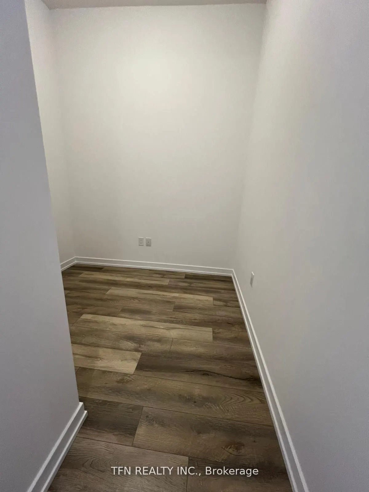 470 Dundas Street E, #106