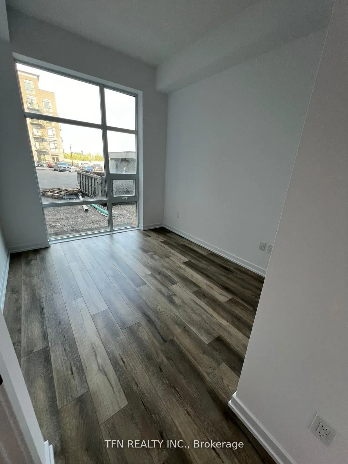 470 Dundas Street E, #106