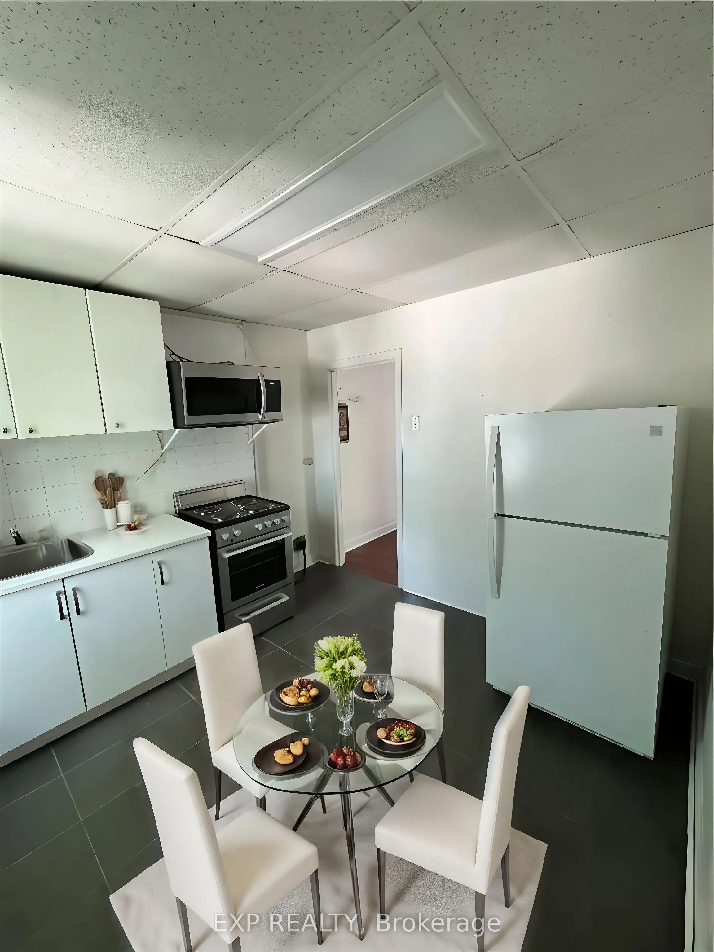 1057 Somerset Street, #2