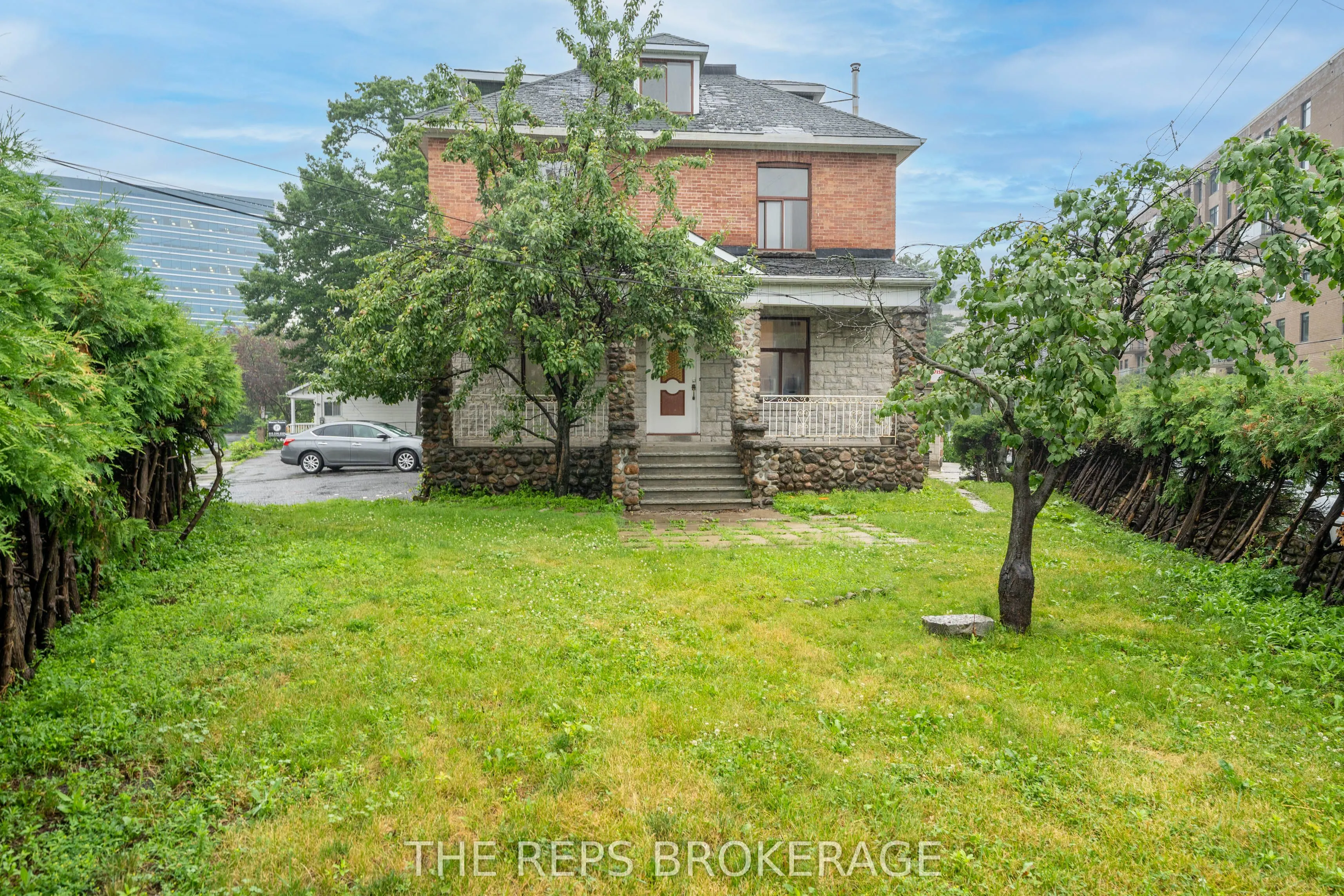 337 MONTGOMERY Street