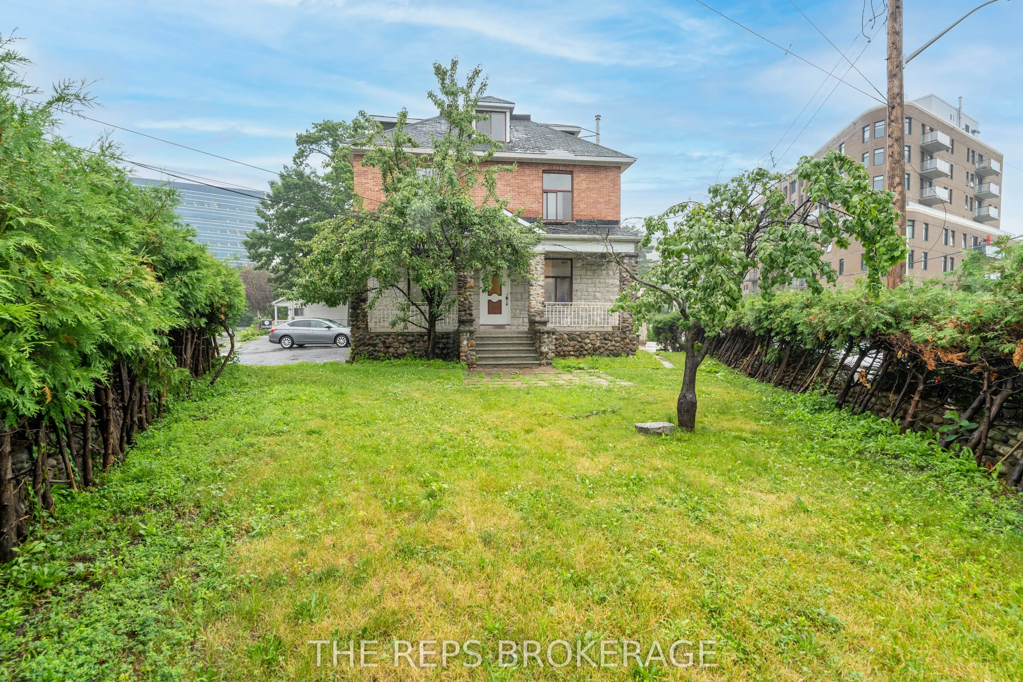 337 MONTGOMERY Street